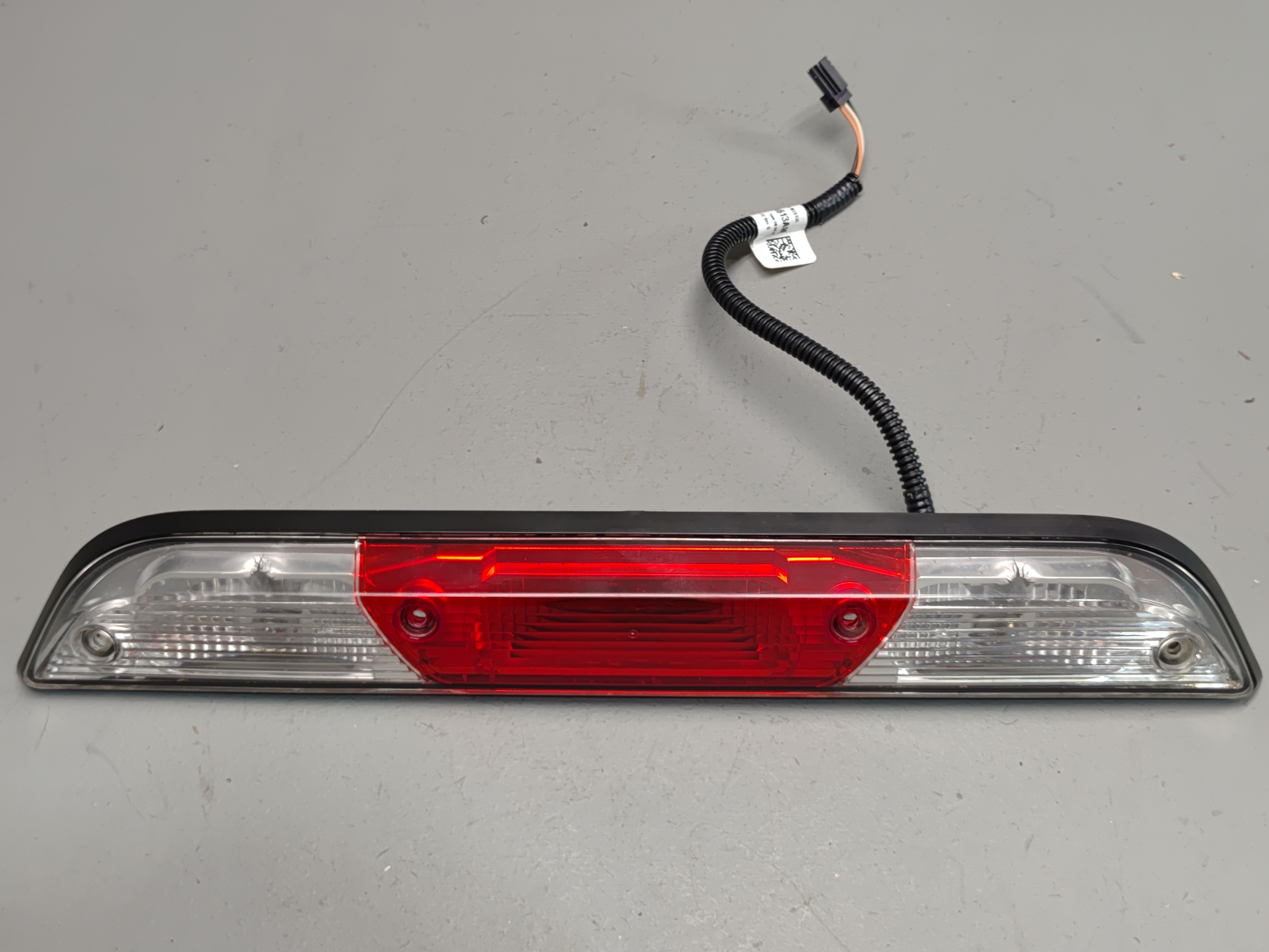 FORD F-150 REAR HIGH MOUNT 3RD STOP BRAKE LIGHT LAMP 2015 - 2020 OEM