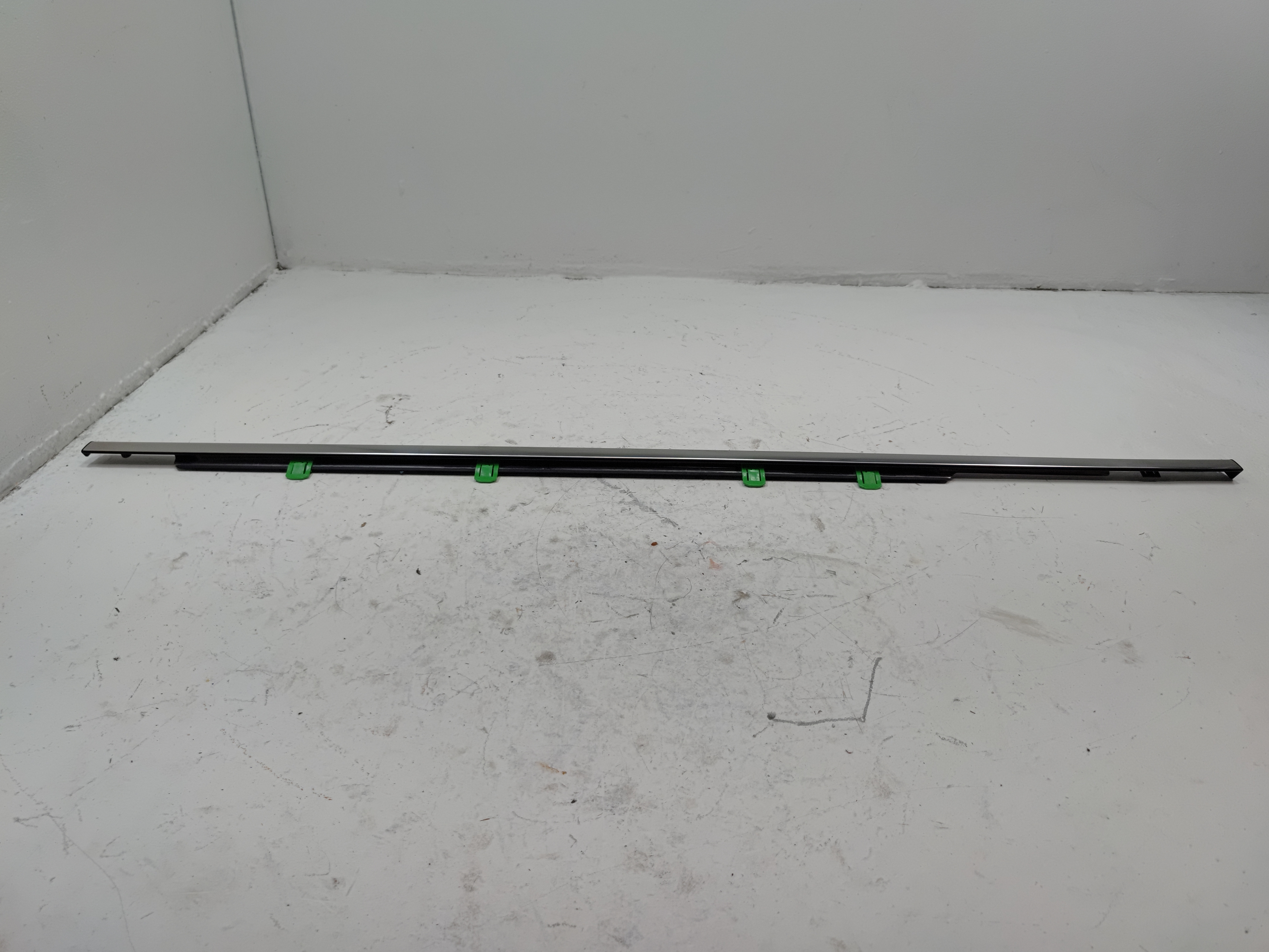 2018 - 2022 Honda Pilot Front Driver Side Door Window Belt Molding Cover OEM