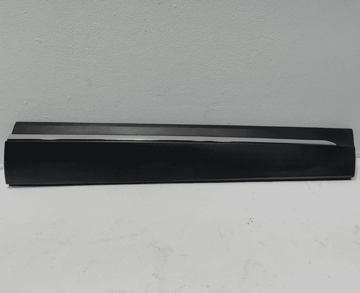 2019 - 2022 HONDA PILOT FRONT PASSENGER SIDE DOOR LOWER MOLDING GARNISH OEM