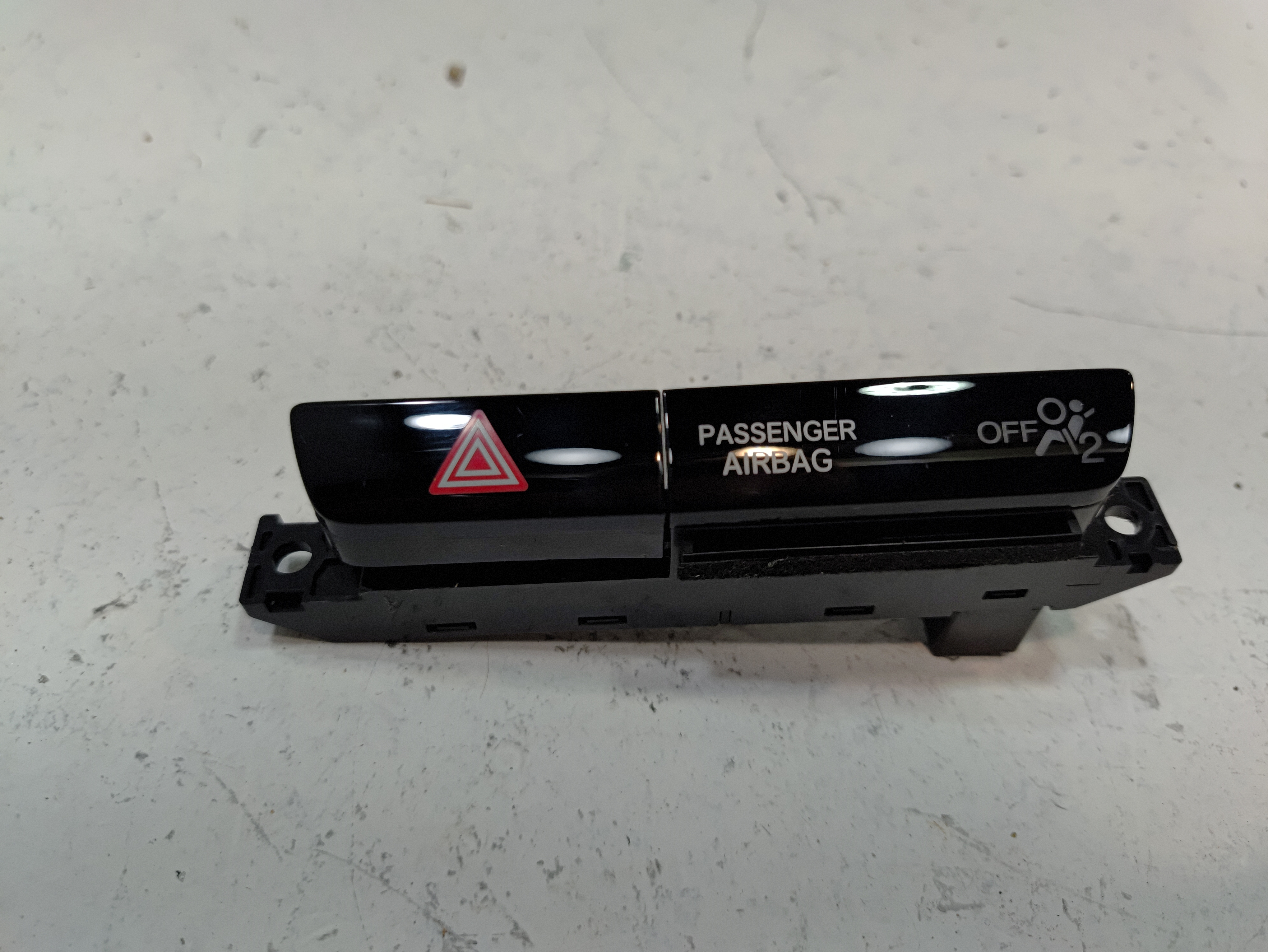 2016-2022 HONDA PILOT CENTER DASH POCKET HAZARD WARNING SWITCH INDICATOR OEM