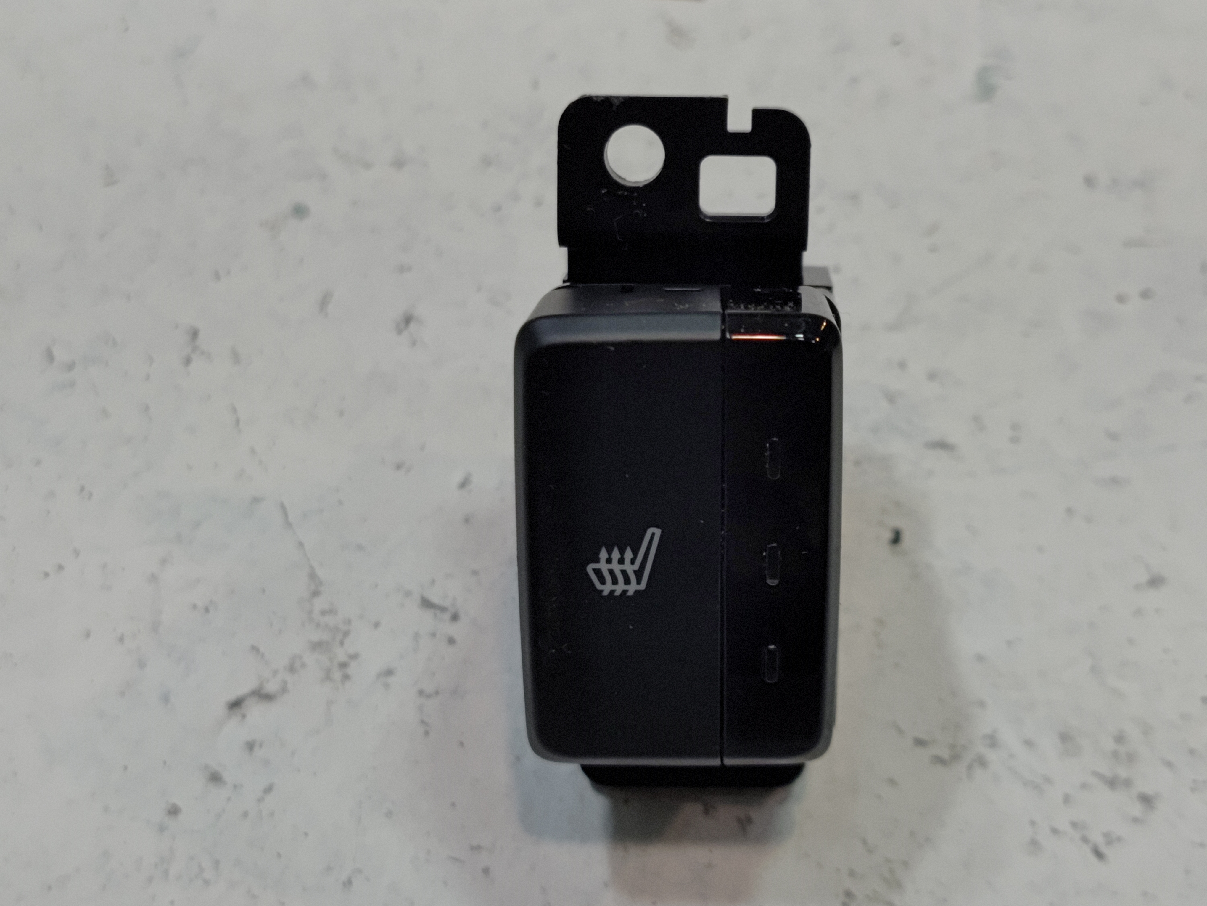 2019-2022 HONDA PILOT DASHBOARD RIGHT PASSENGER SIDE SEAT HEAT HEATER SWITCH OEM