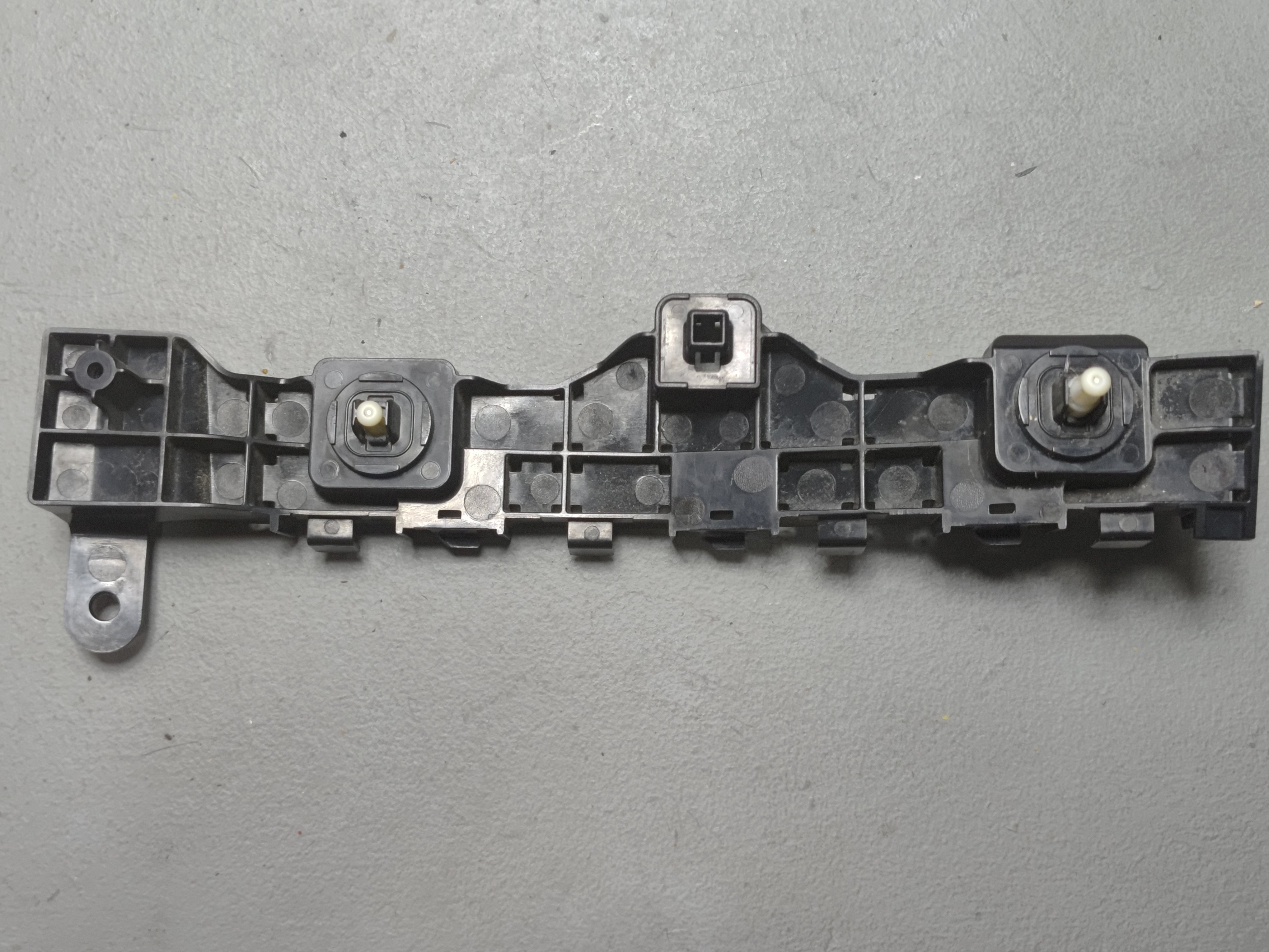 2019-2022 HONDA PILOT FRONT BUMPER PASSENGER SIDE MOUNT SUPPORT BRACKET OEM