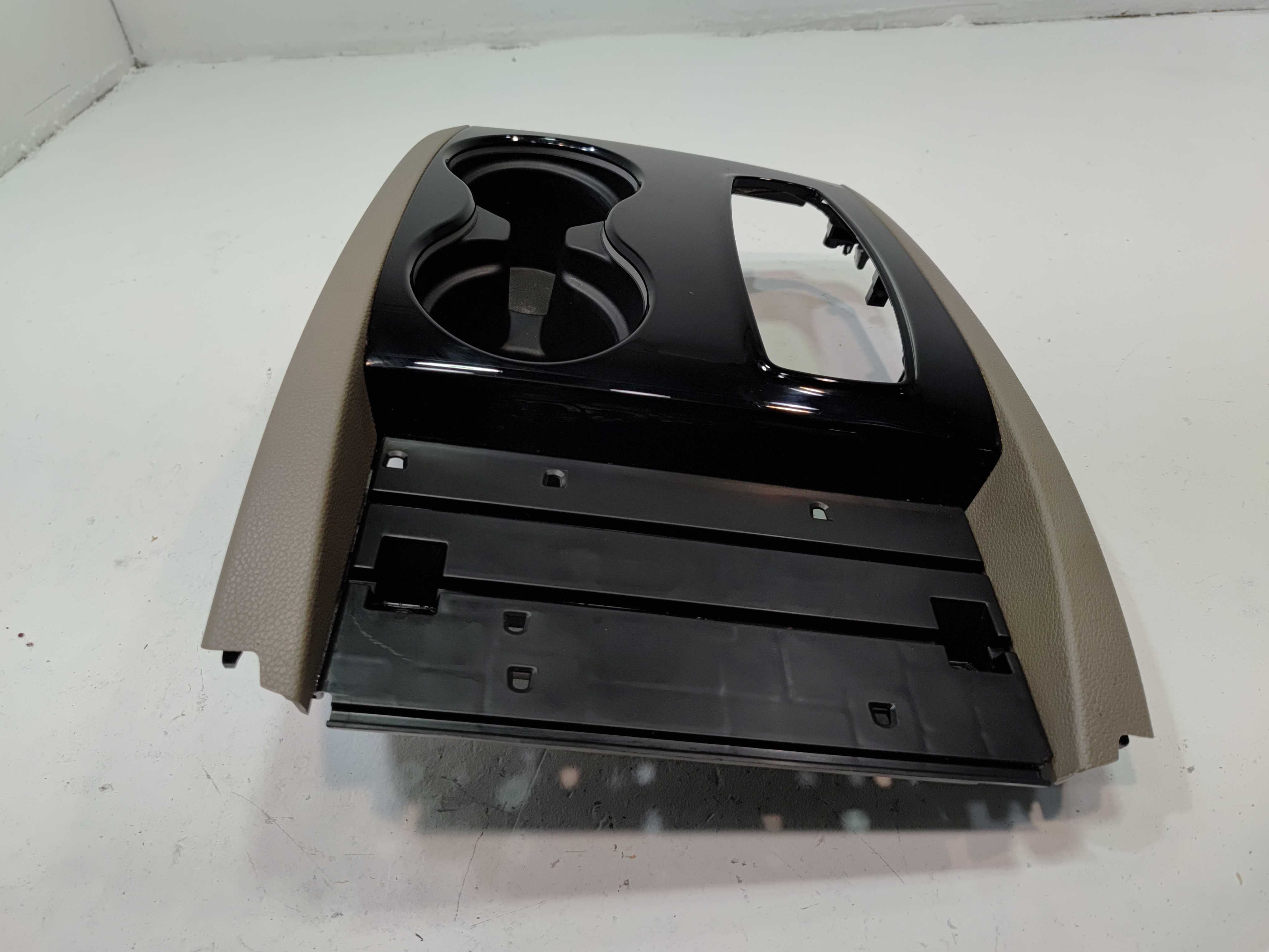 2019-2020 HONDA PILOT CENTER CONSOLE GEAR SHIFTER TRIM COVER W/ CUP HOLDER OEM