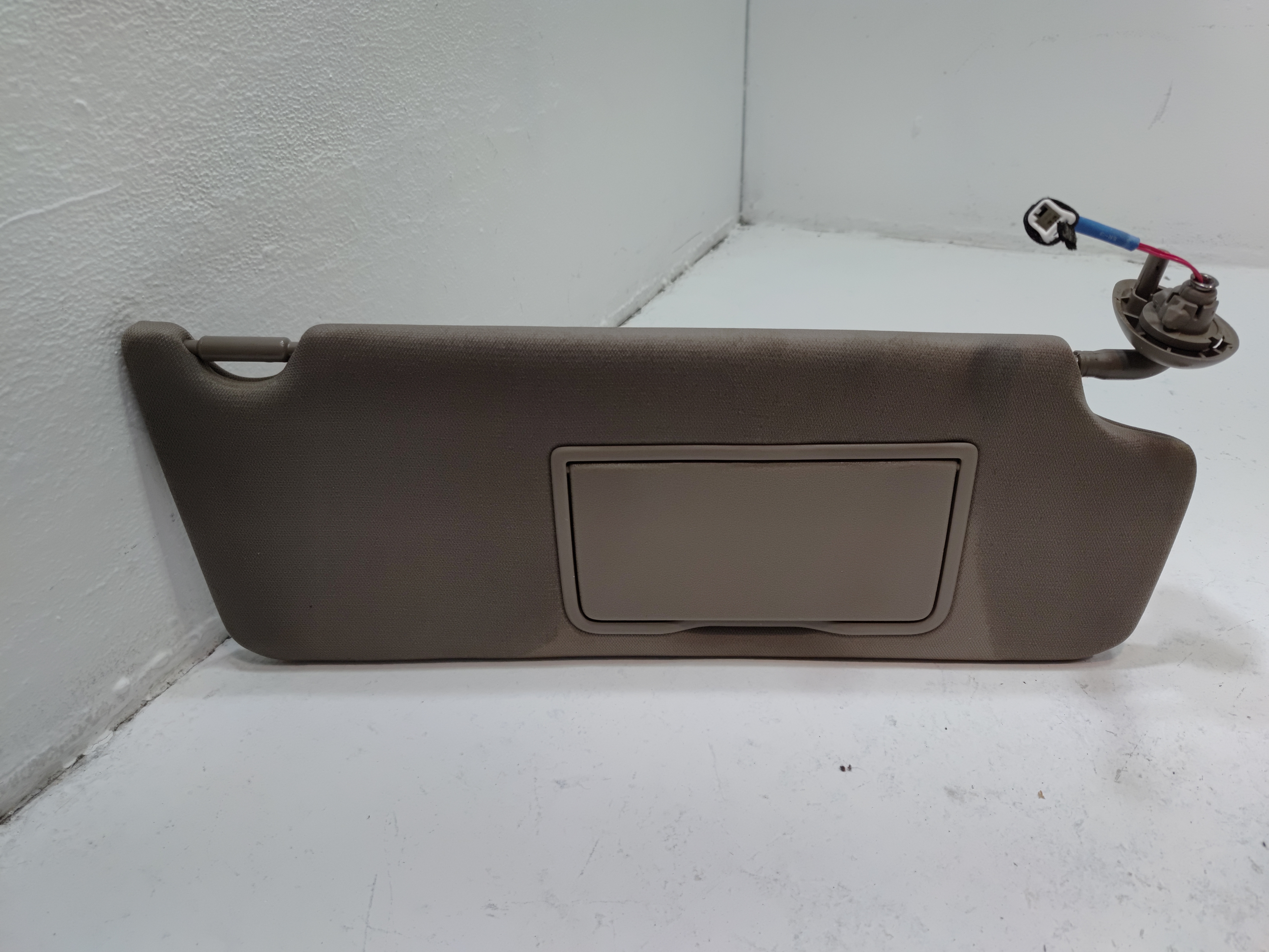 2017-2022 HONDA PILOT FRONT RIGHT SIDE WINDSHIELD SUNVISOR W/ ILLUMINATION OEM