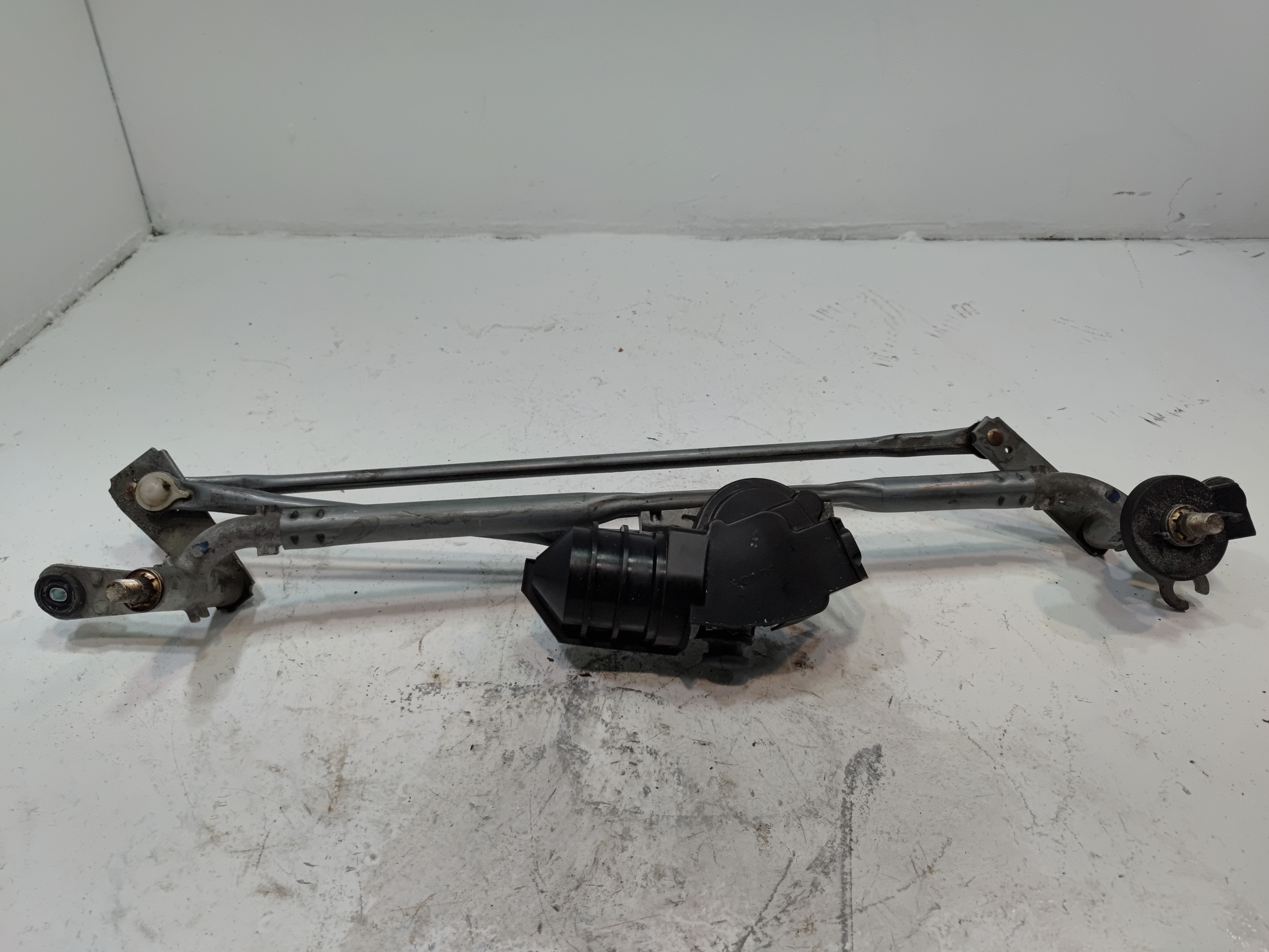 2016 - 2022 HONDA PILOT WINDSHIELD WIPER TRANSMISSION LINKAGE W/ MOTOR OEM