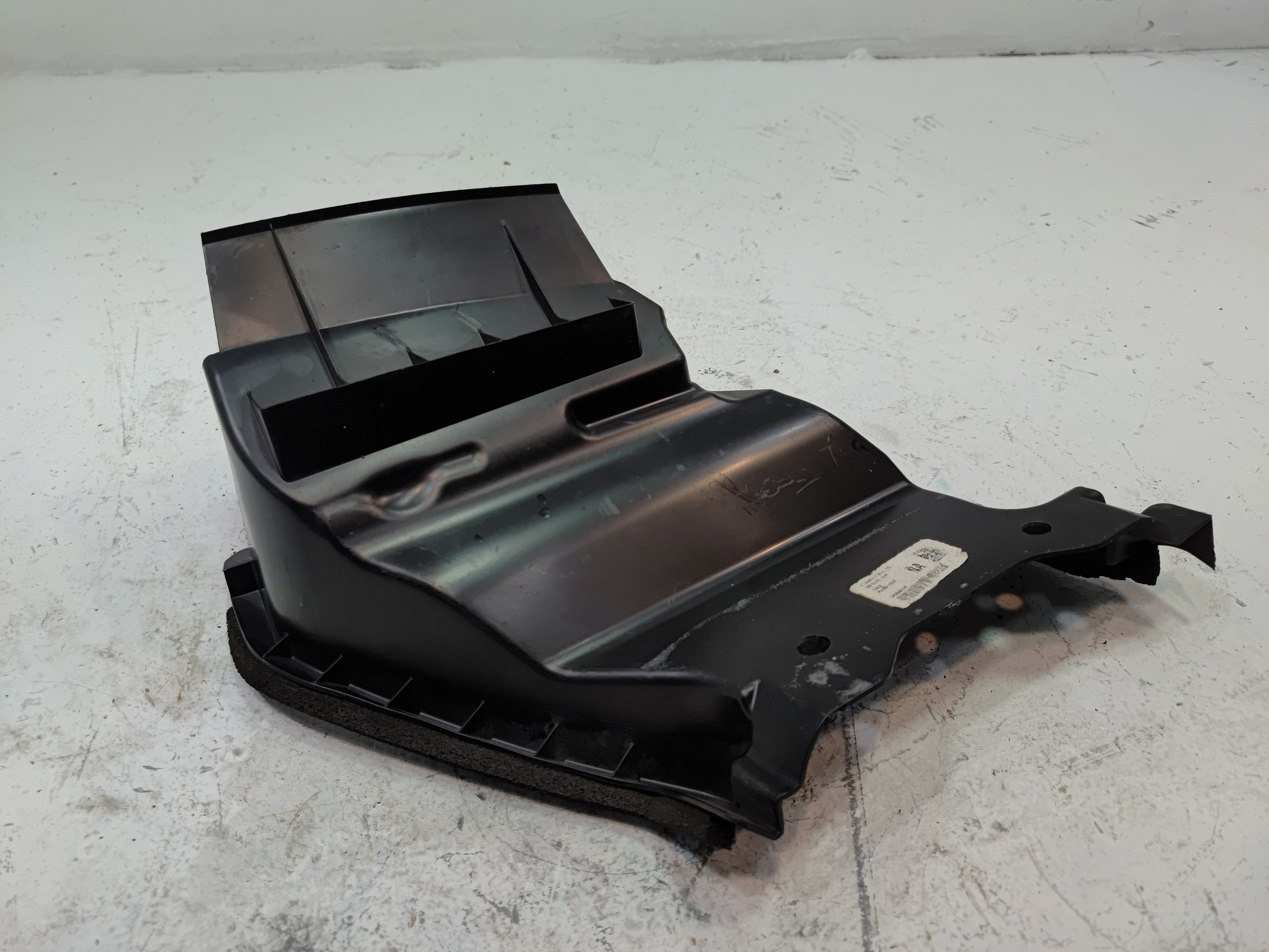 2016 - 2022 HONDA PILOT 3.5L ENGINE AIR CLEANER INTAKE GUIDE DUCT OEM