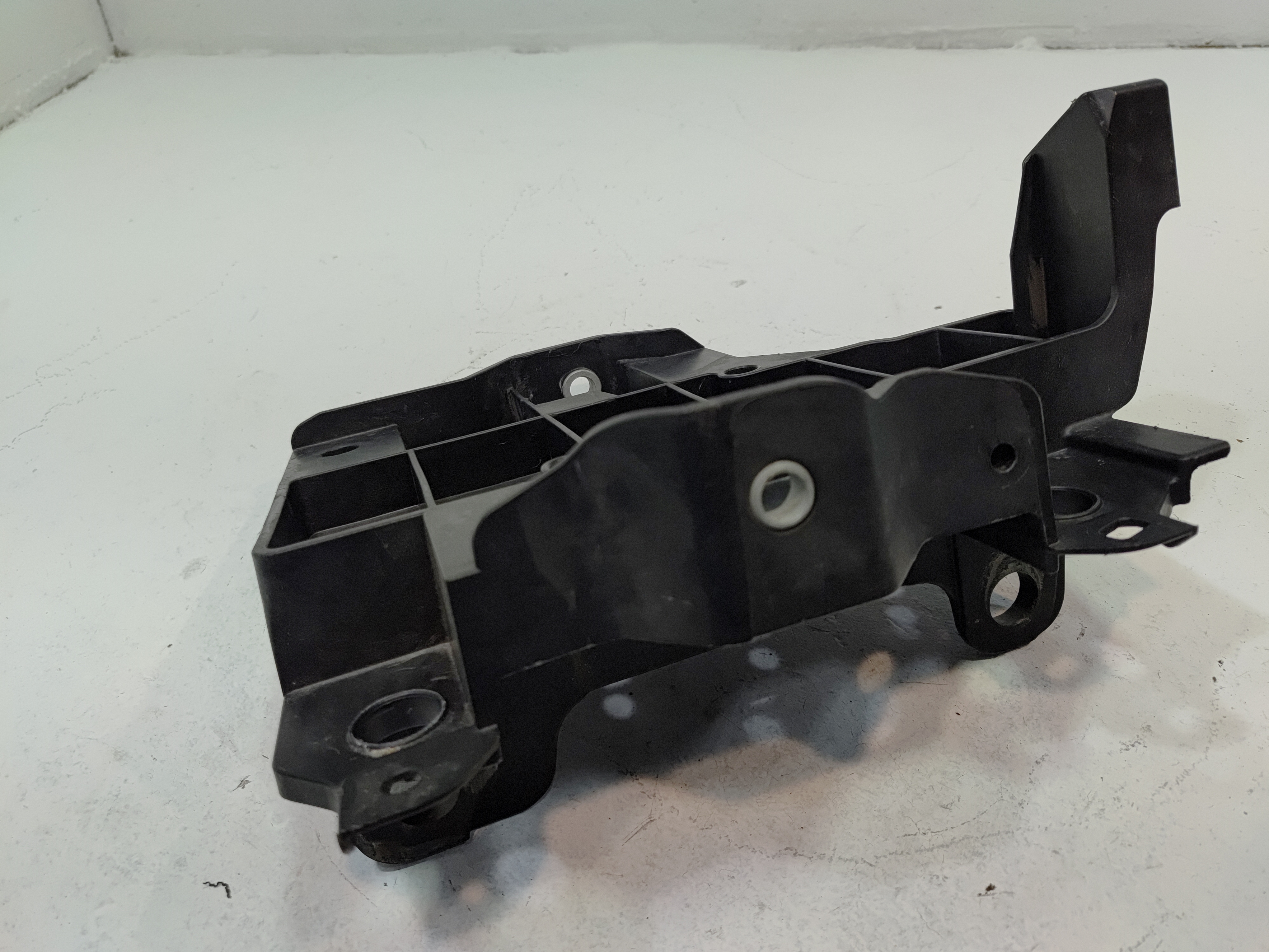 2016 - 2022 HONDA PILOT BATTERY TRAY BASE HOLDER BRACKET SUPPORT OEM