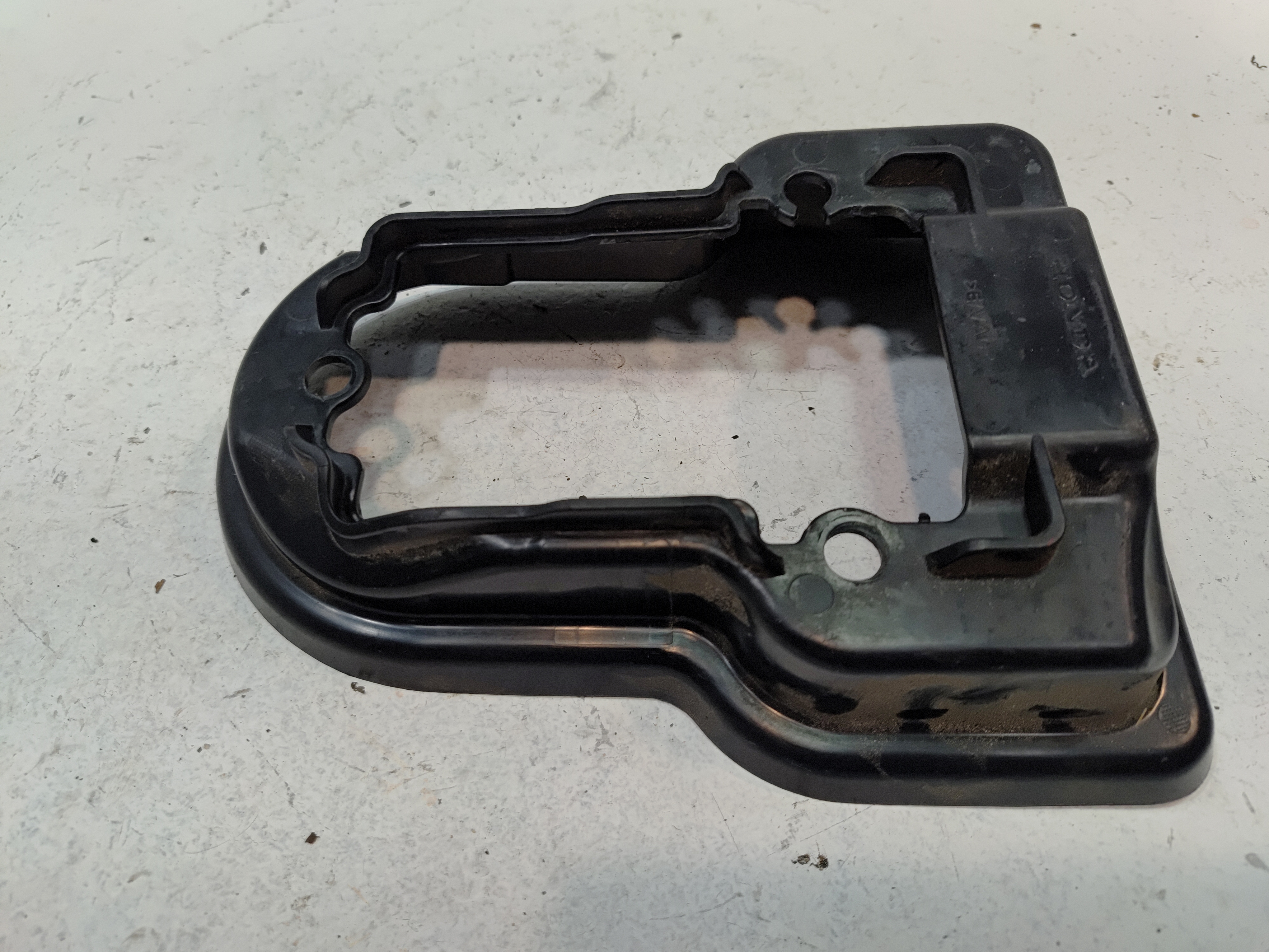 2016-2022 HONDA PILOT REAR DRIVER SIDE BLIND SPOT RADAR SENSOR MODULE COVER OEM