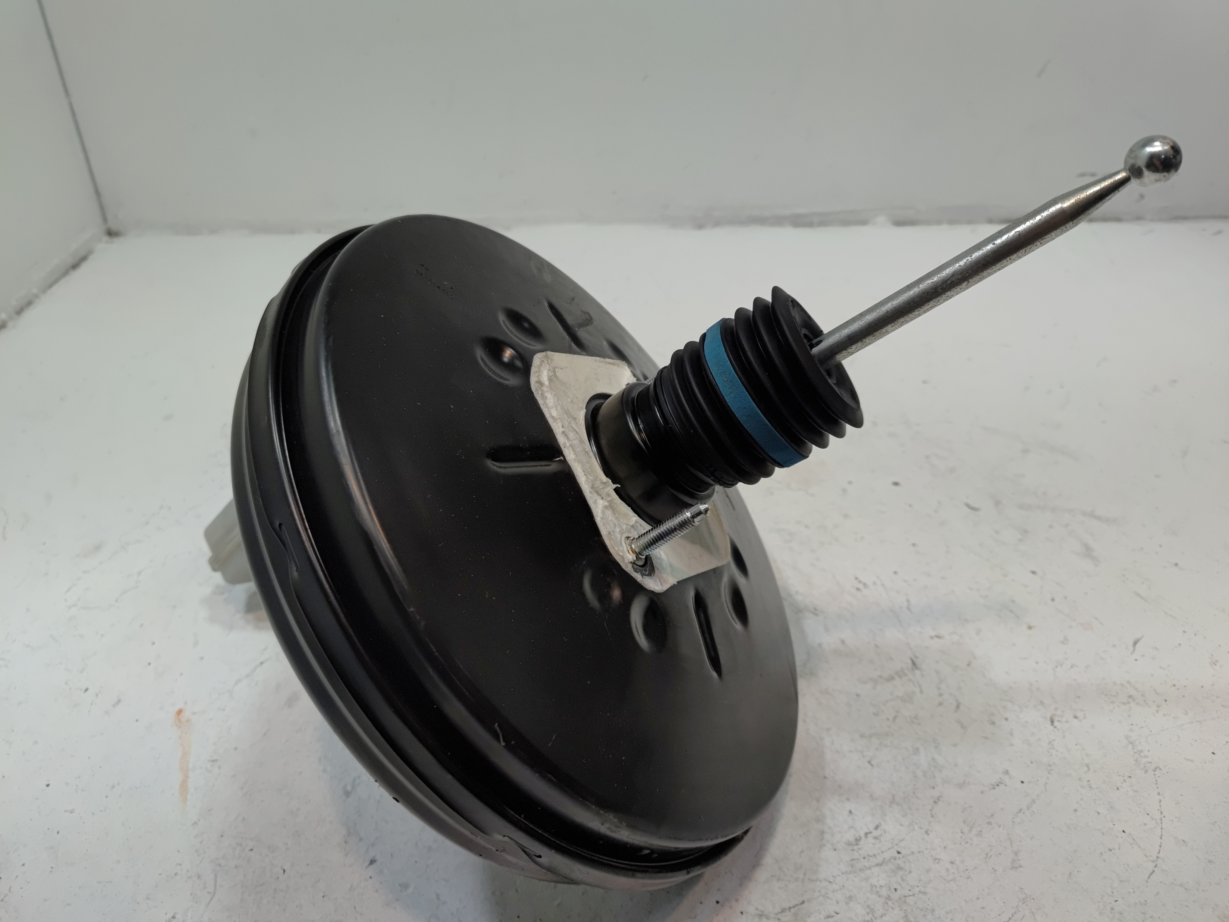 2018-2023 VOLKSWAGEN ATLAS BRAKE BOOSTER & MASTER CYLINDER & RESERVOIR OEM