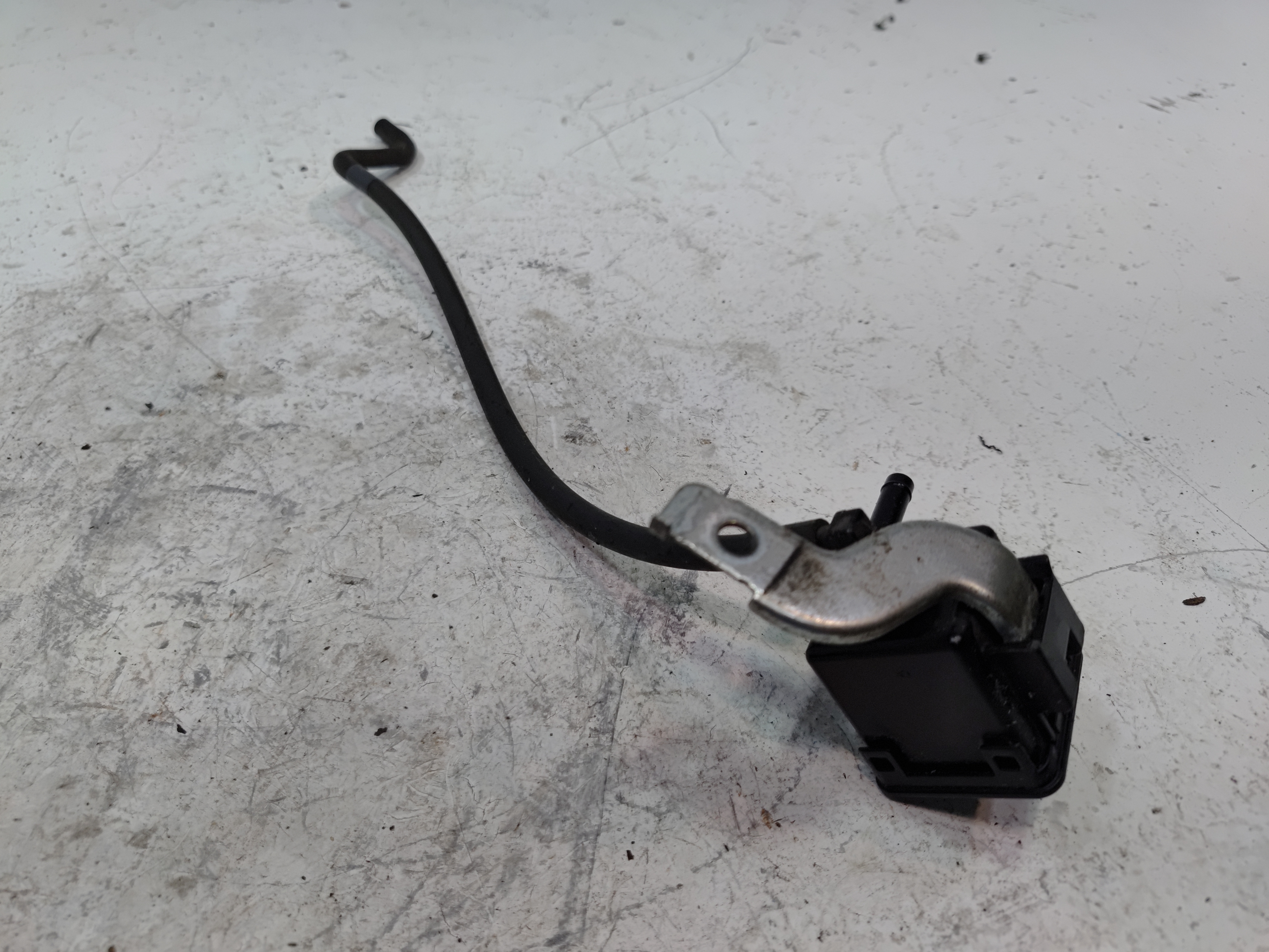 2016-2021 HONDA PILOT TRANSMISSION TRANSFER CASE BOX VENT BREATHER TUBE PIPE OEM