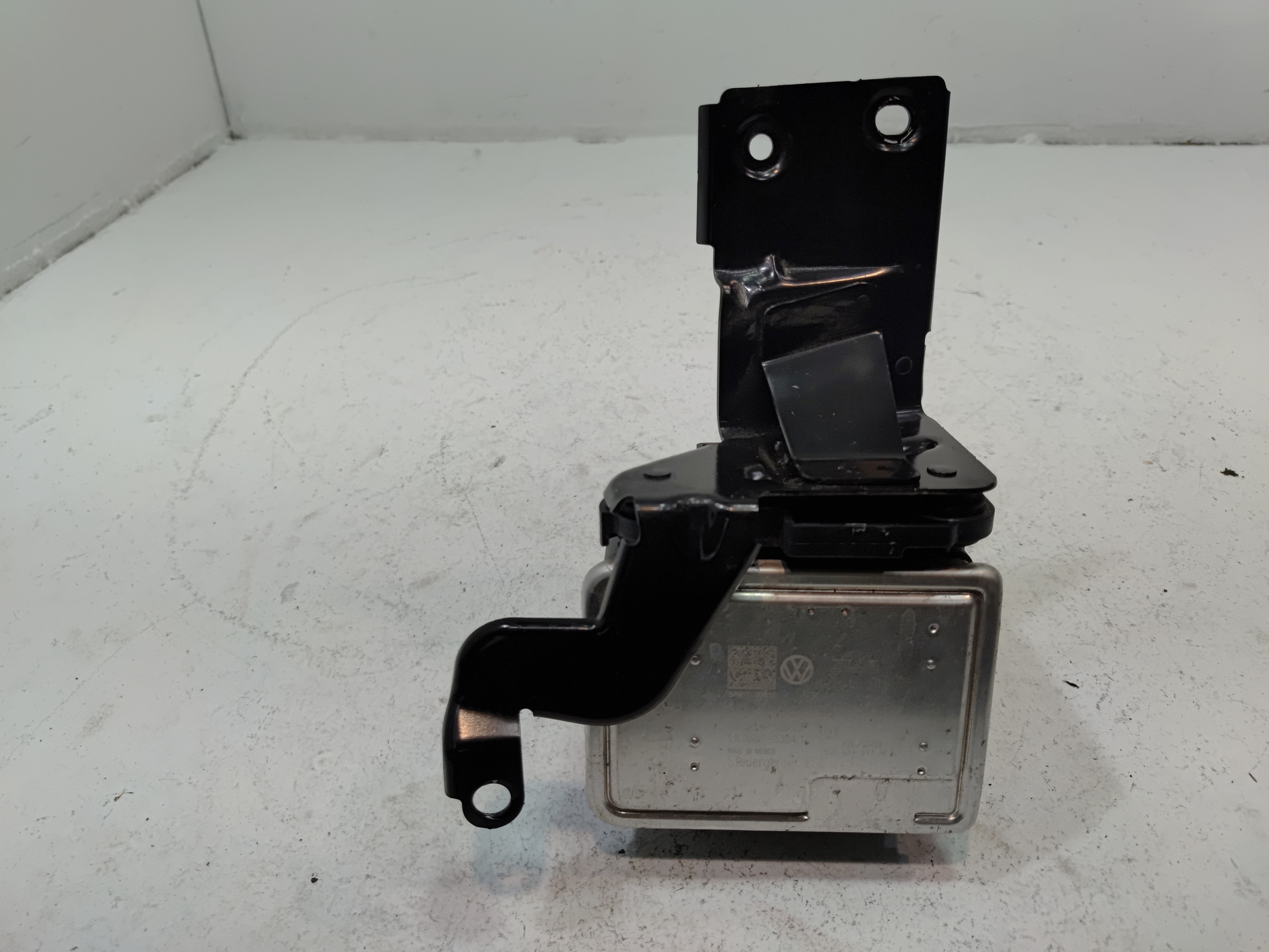 2018 - 2019 VOLKSWAGEN ATLAS ABS ANTI LOCK BRAKE PUMP MODULE W/ BRACKET OEM