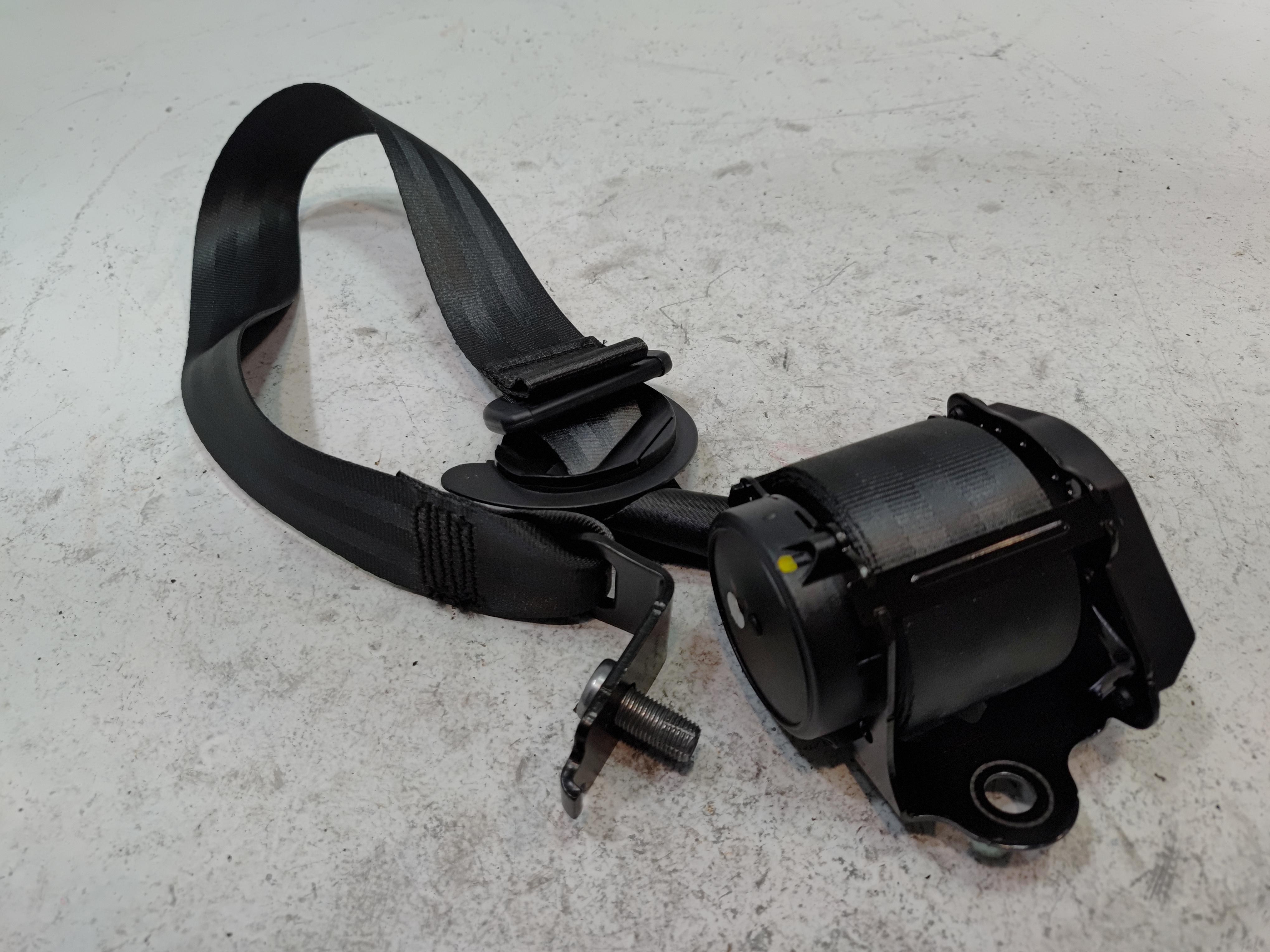 2018-2025 VOLKSWAGEN ATLAS REAR LEFT DRIVER SIDE 2ND ROW SEAT BELT RETRACTOR OEM