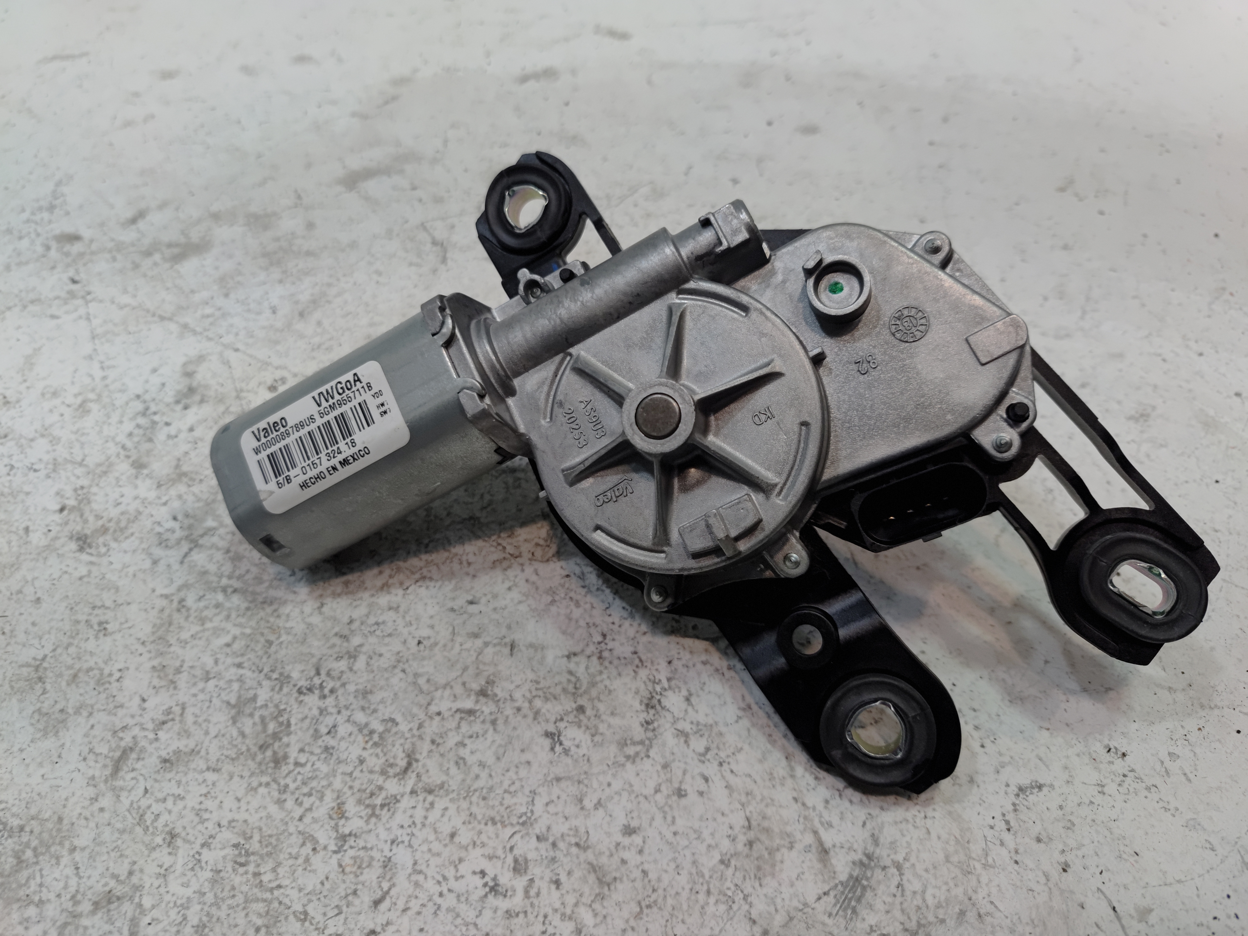 2018 - 2023 VOLKSWAGEN ATLAS REAR LIFTGATE BACK GLASS WIPER MOTOR OEM