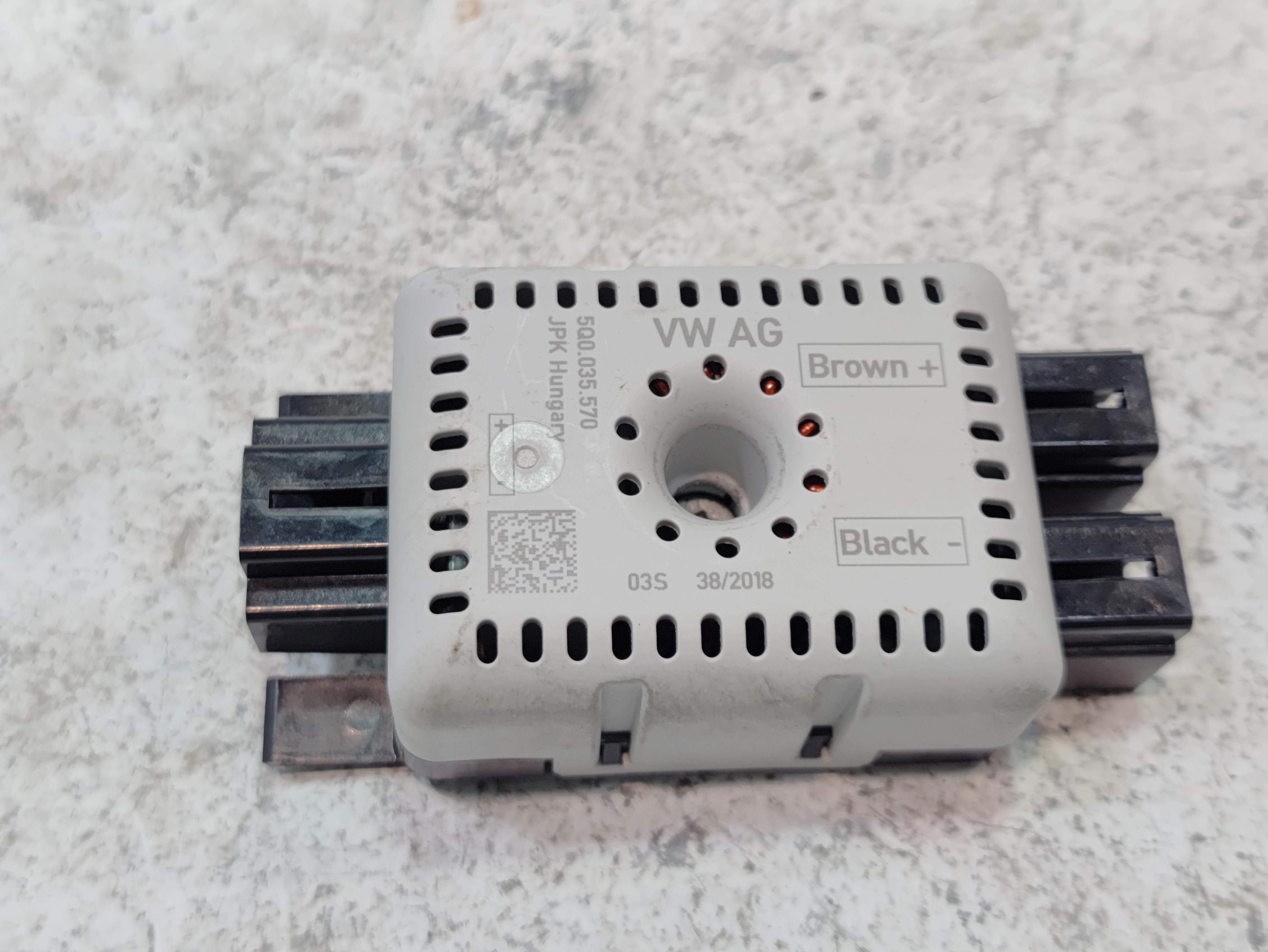 2018 - 2025 VOLKSWAGEN ATLAS RADIO ANTENNA AMPLIFIER SUPPRESSOR OEM