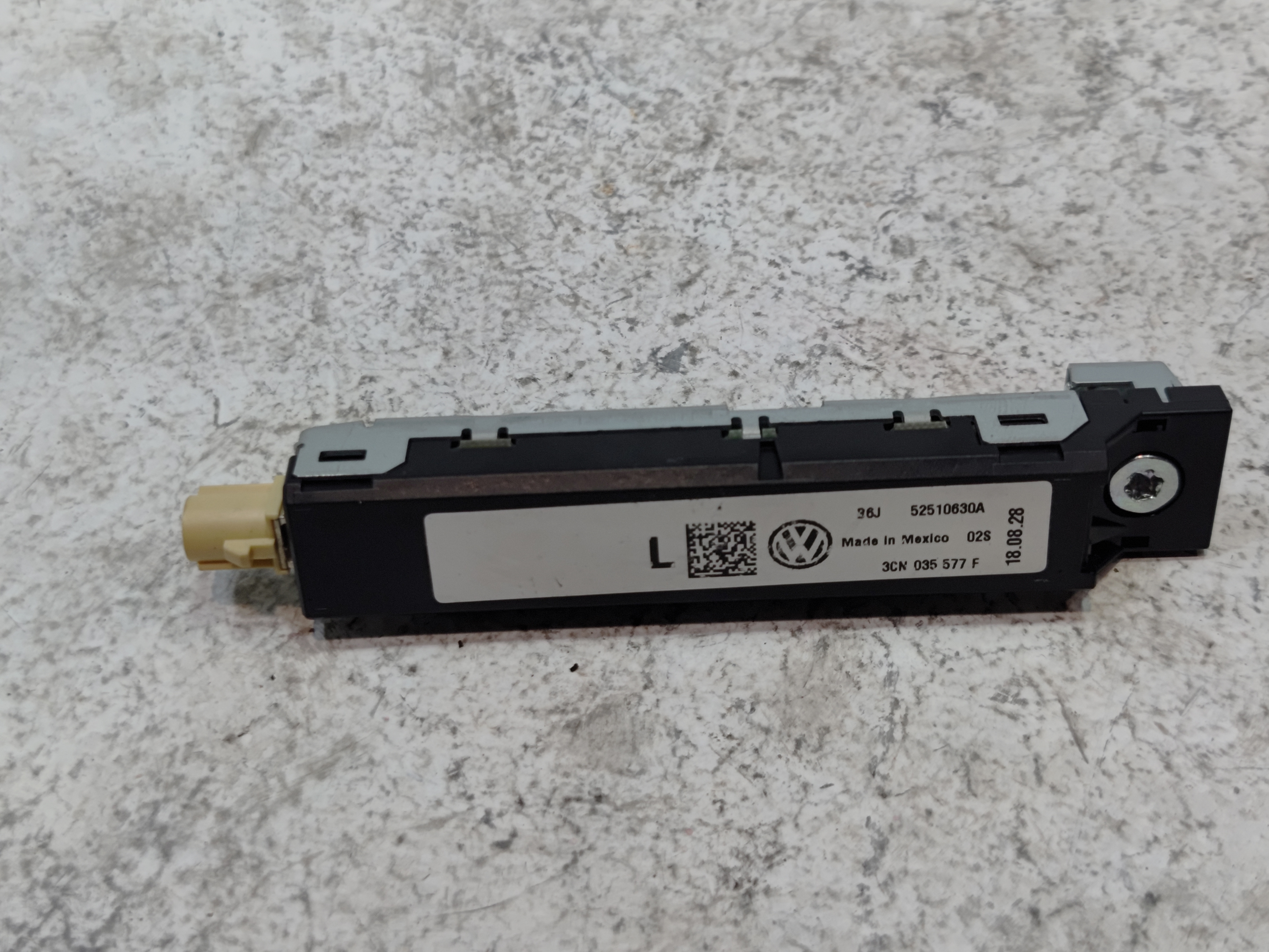 2018-2024 VOLKSWAGEN ATLAS DRIVER SIDE ANTENNA AMP AMPLIFIER BOOSTER MODULE OEM