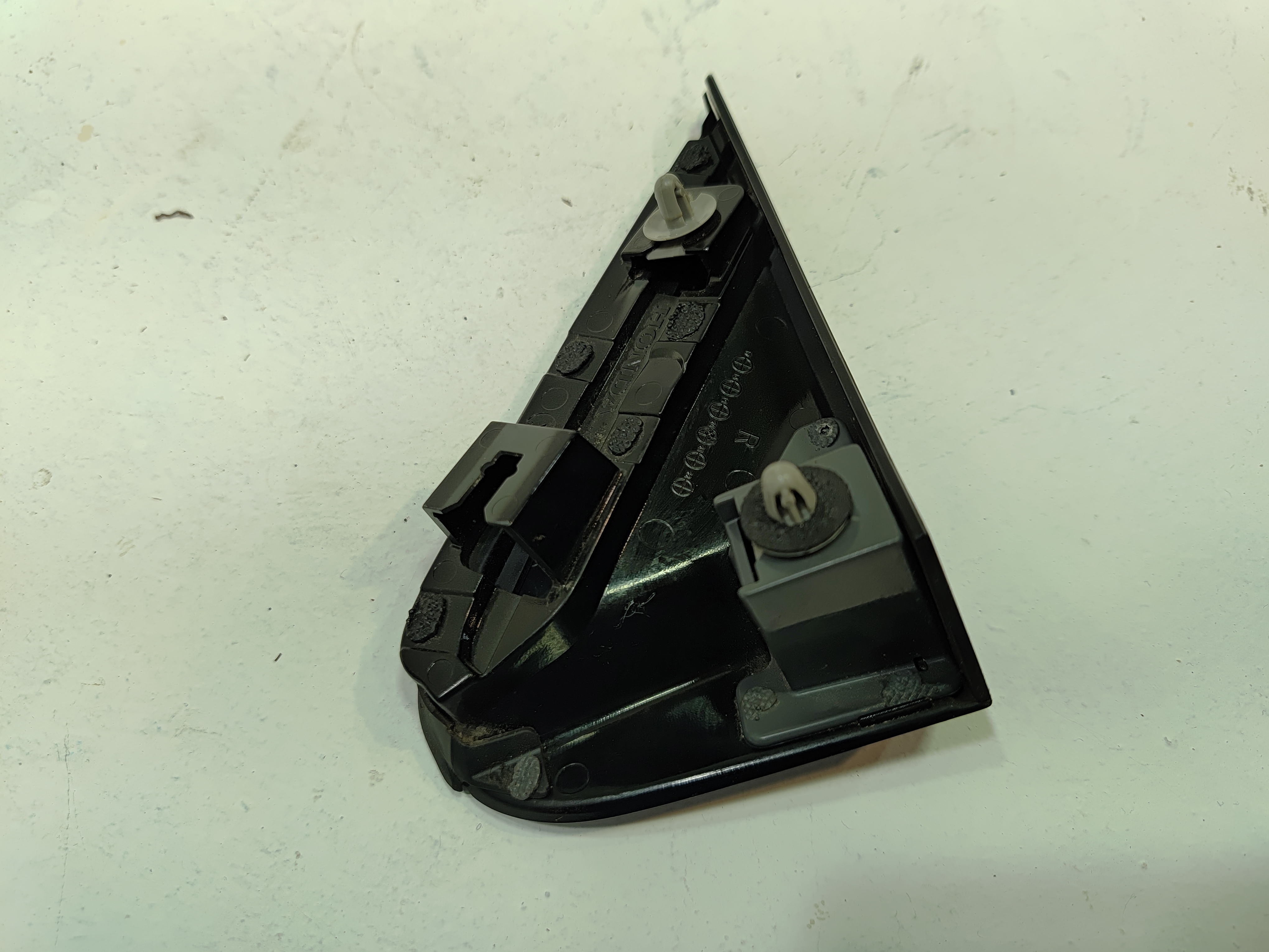 2020 - 2022 HONDA PILOT FRONT RIGHT PASSENGER SIDE FENDER CORNER MOLDING OEM