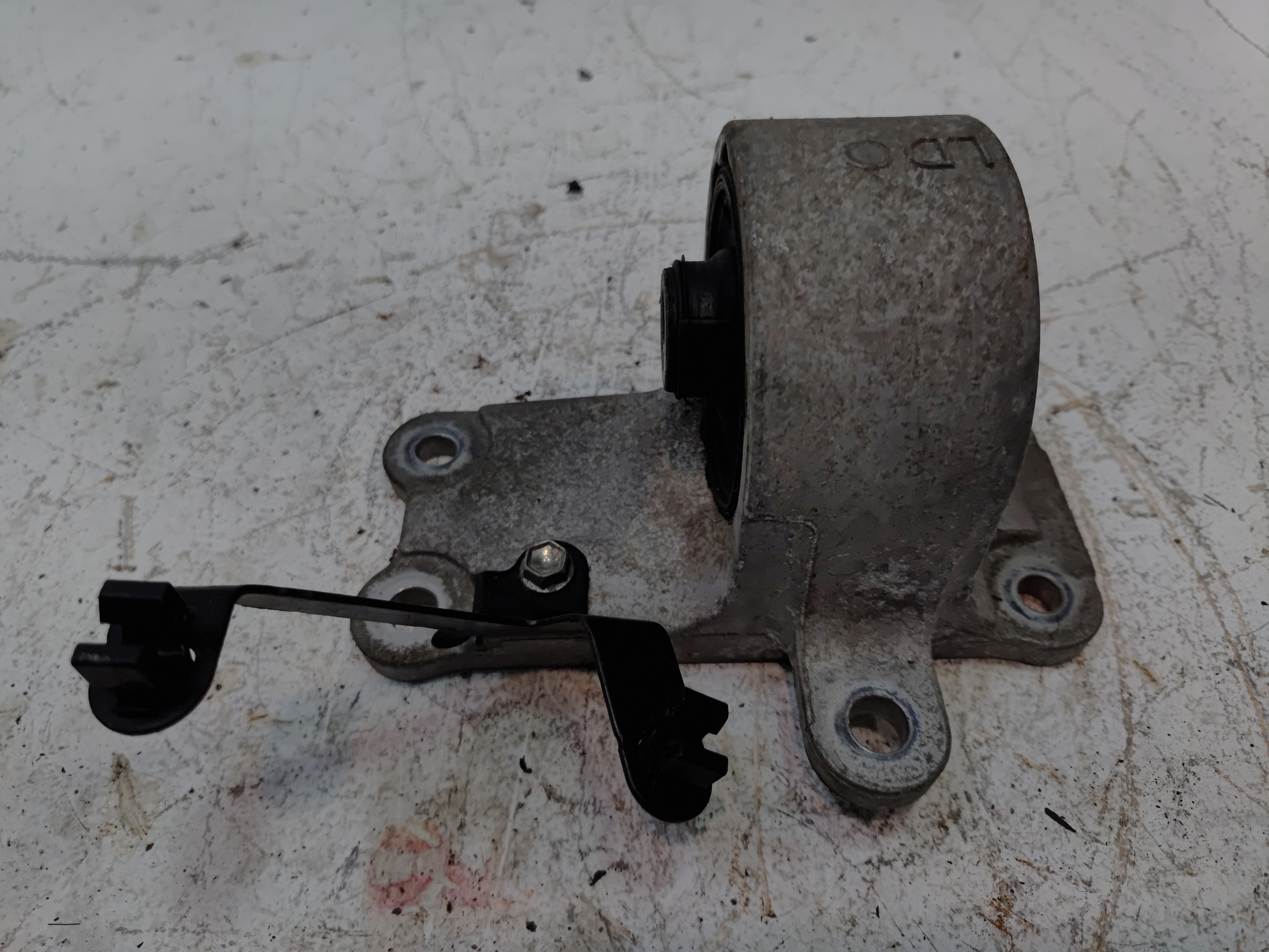 2018-2024 TOYOTA CAMRY FWD 2.5L TRANSMISSION DRIVER SIDE MOUNT BRACKET OEM