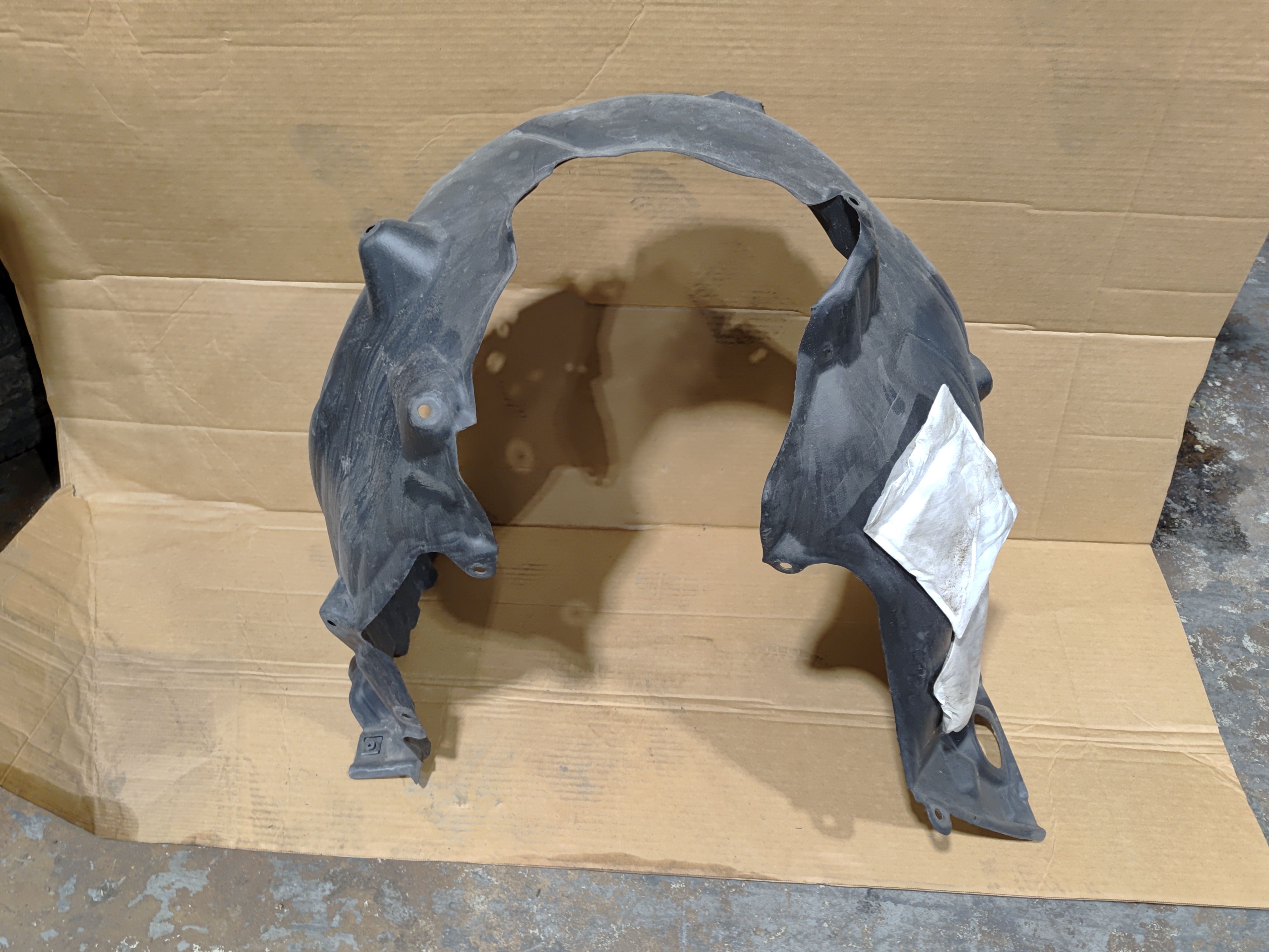 TOYOTA CAMRY FRONT PASSENGER SIDE FENDER LINER SPLASH SHIELD OEM 2018-2024