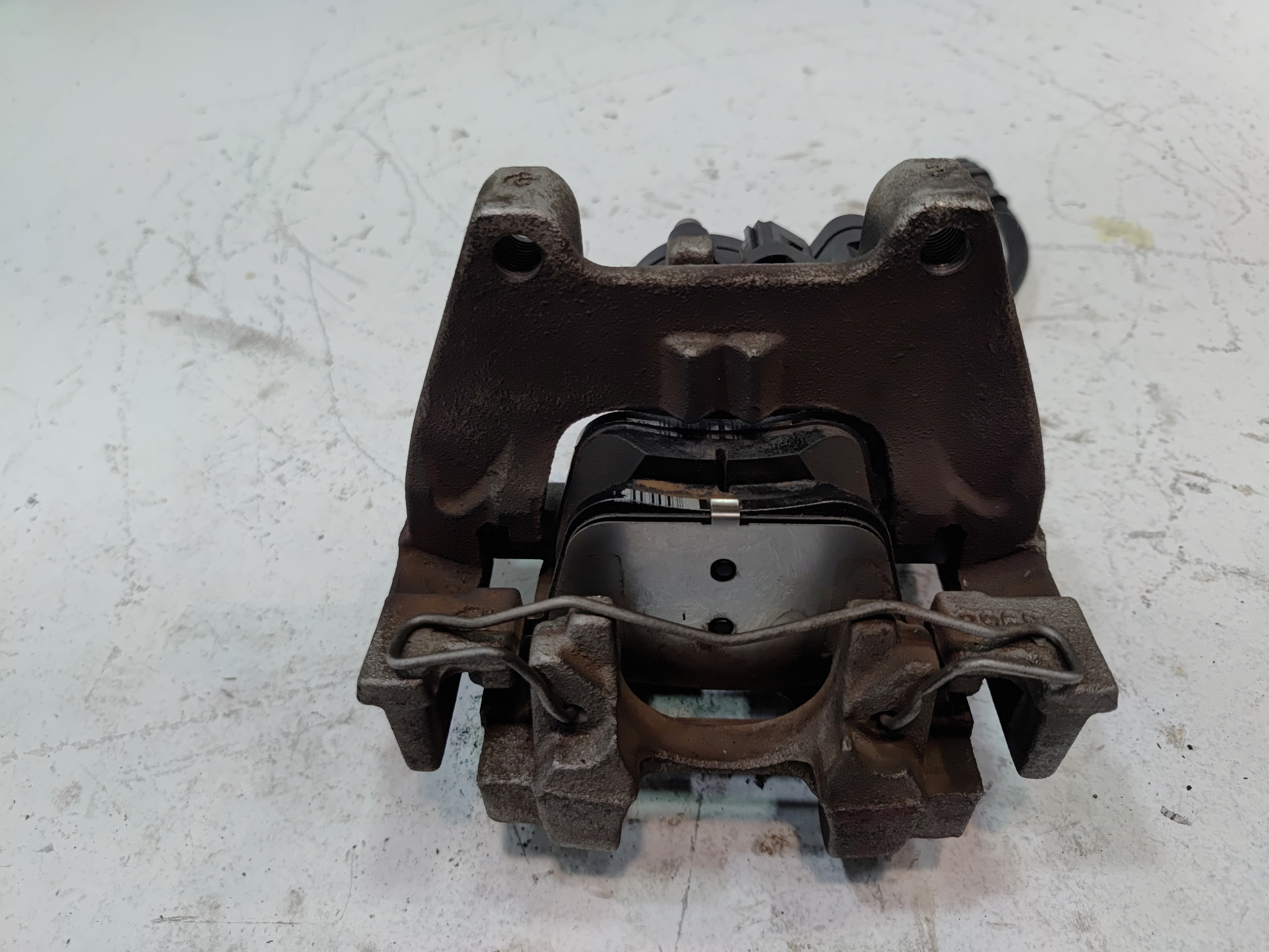 2018-2025 Volkswagen Atlas Rear Passenger Side Brake Caliper w/Actuator OEM