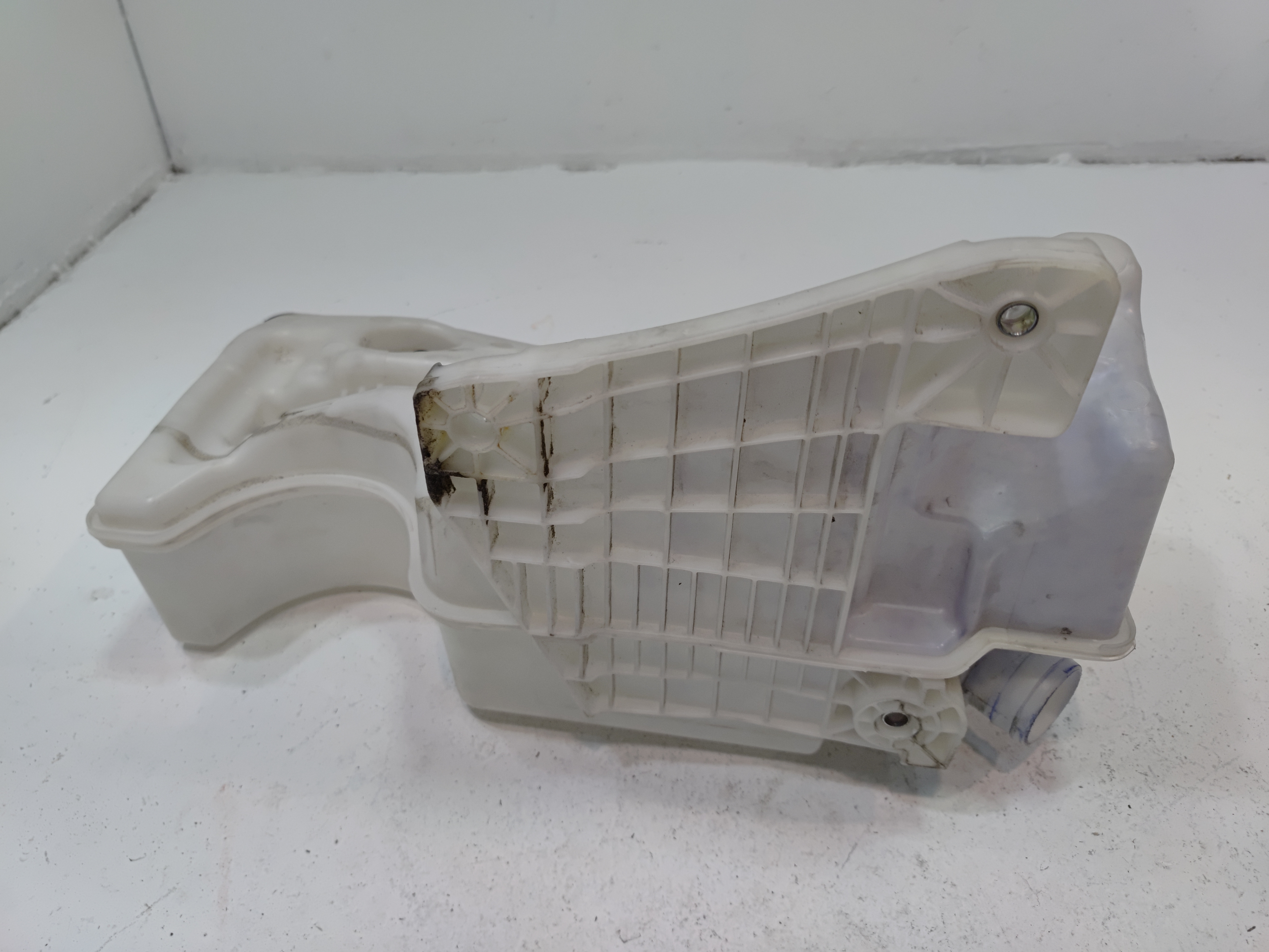 2018-2025 Volkswagen Atlas Windshield Washer Bottle Tank Reservoir OEM