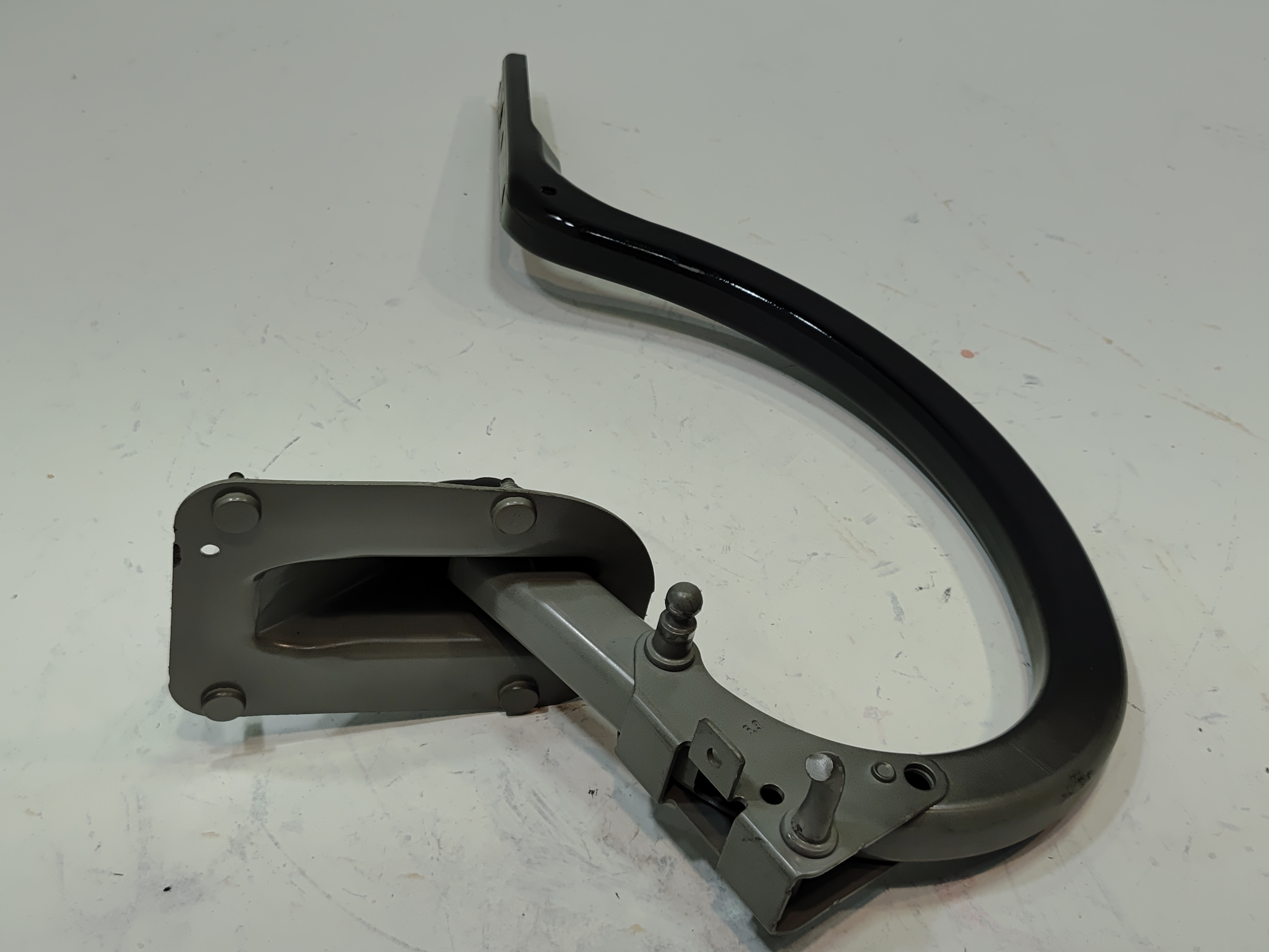 11-2016 BMW 550I F10 REAR DRIVER SIDE TRUNK LID HINGE SUPPORT GRAY *A90* OEM