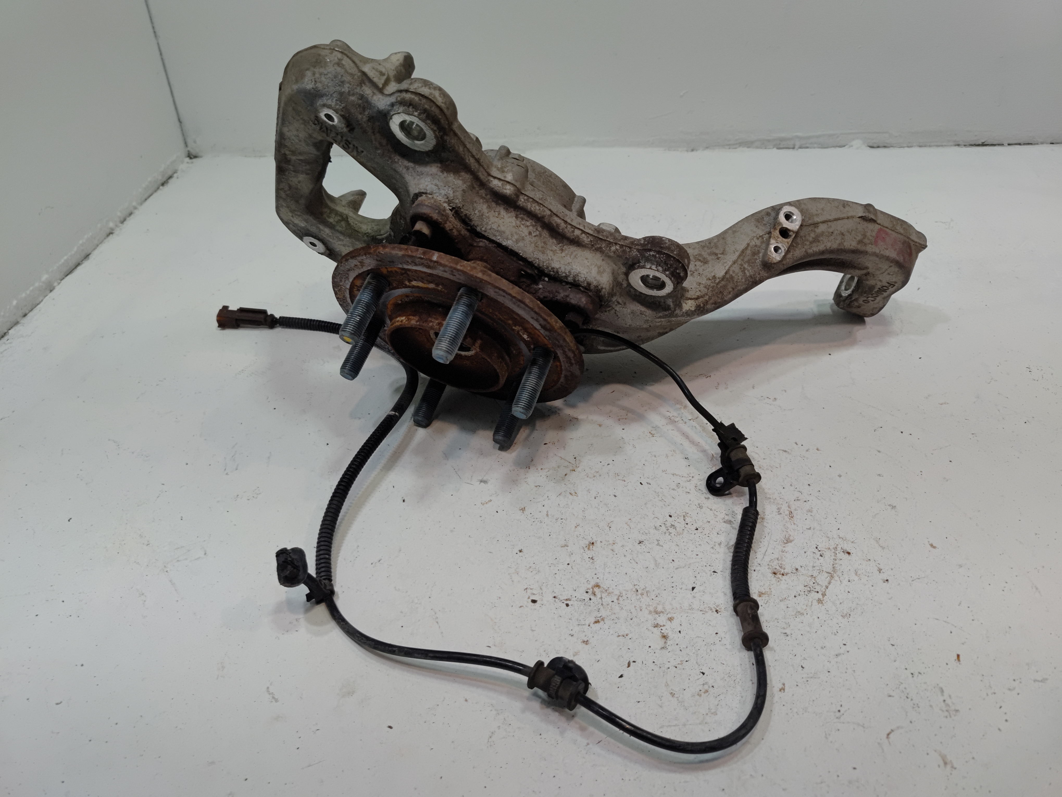 2018-2020 FORD F-150 4WD FRONT PASSENGER SIDE SPINDLE KNUCKLE HUB W/O SHIELD OEM