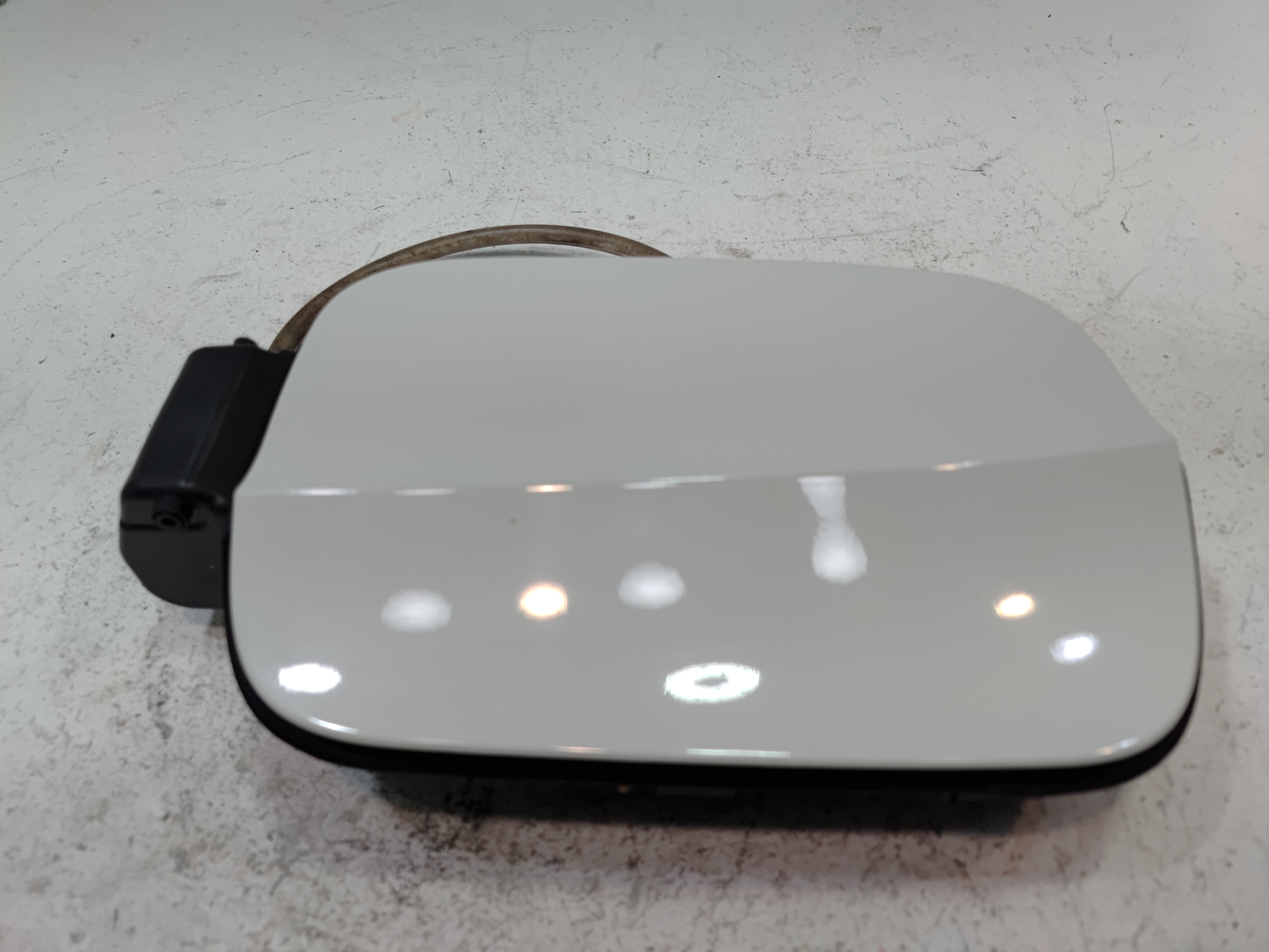 2018-2025 Volkswagen Atlas Fuel Filler Door w/Fuel Insert & w/Fuel Cap OEM