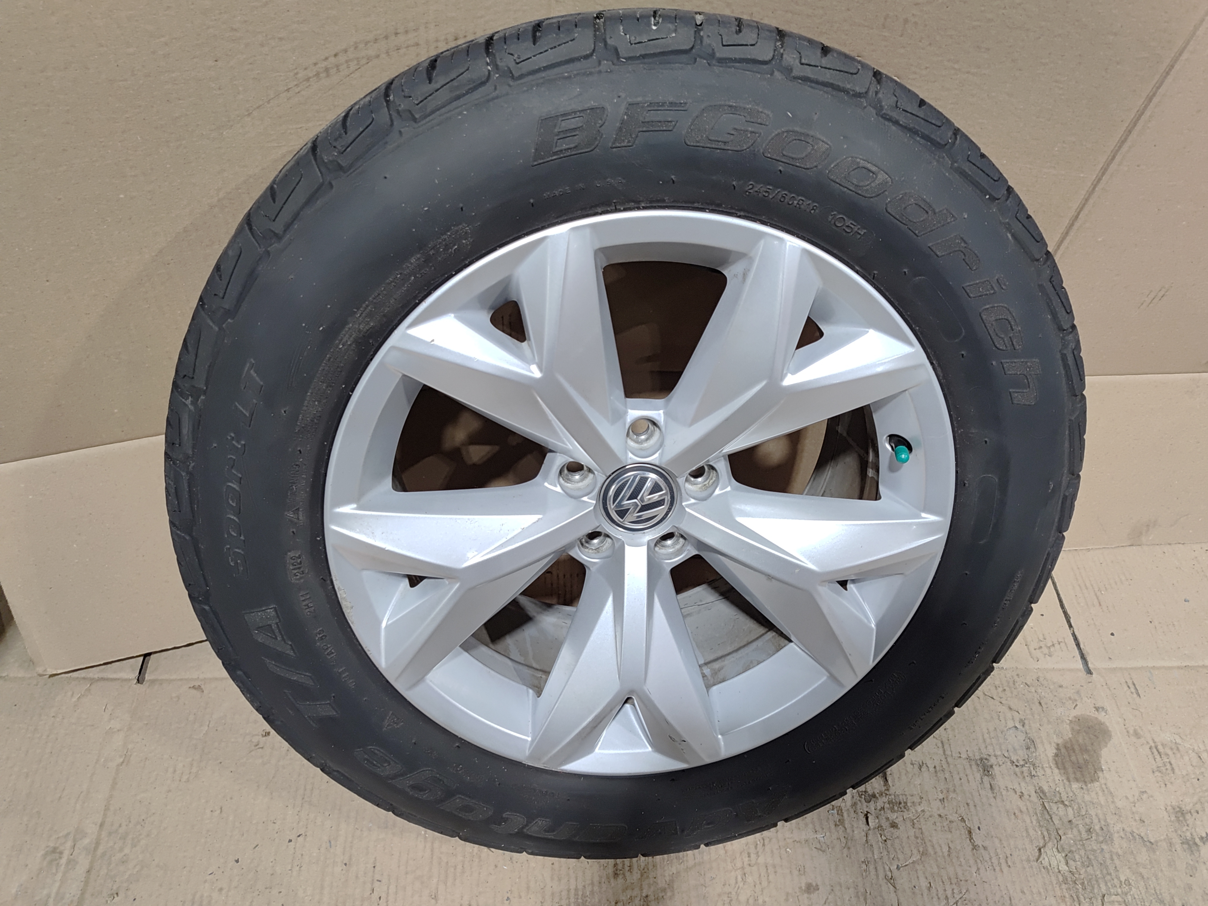 2018-2020 VOLKSWAGEN ATLAS 18 INCH WHEEL RIM TIRE 18x8J 245/60/R18 OEM