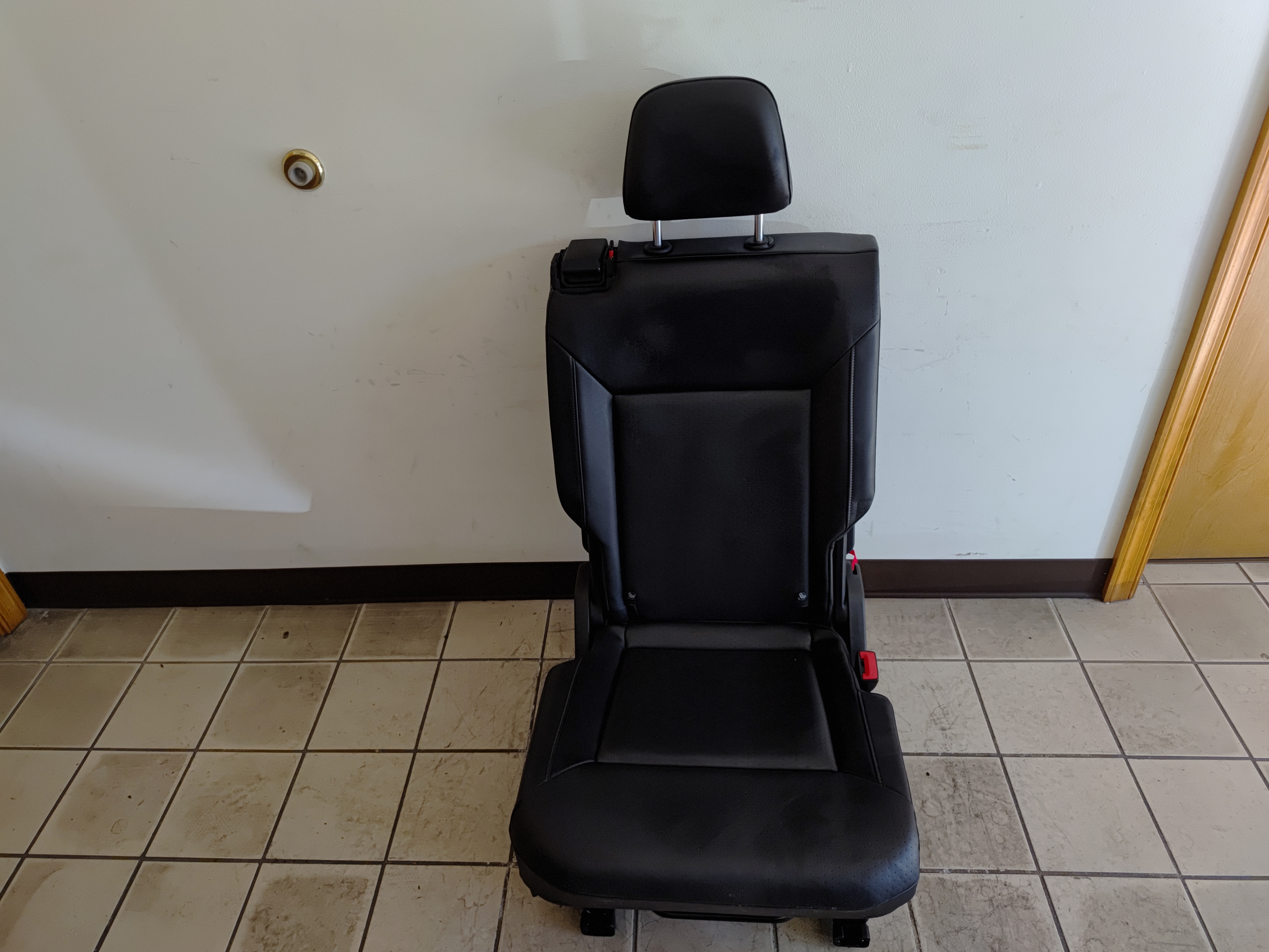 2018-2020 VOLKSWAGEN ATLAS REAR 2ND ROW PASSENGER SIDE SEAT CUSHION BLACK OEM