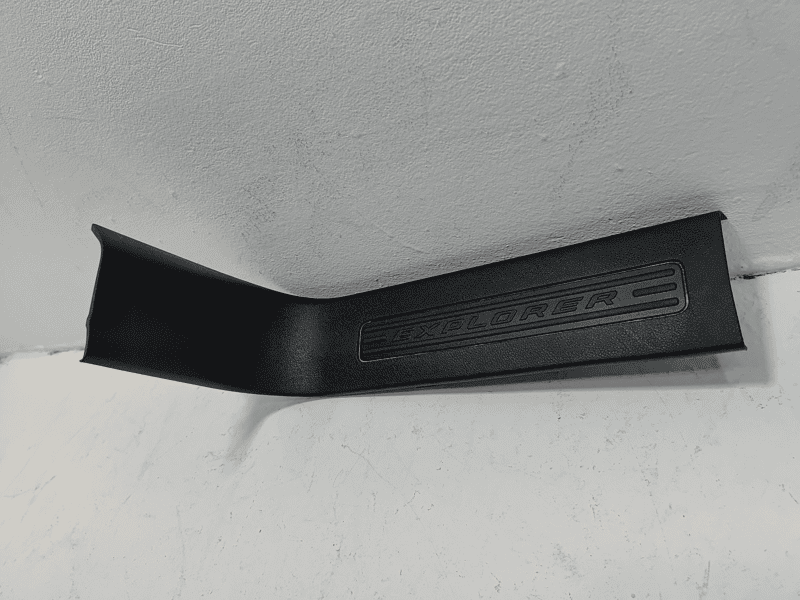 2016-2019 FORD EXPLORER  FRONT LEFT DRIVER DOOR SILL SCUFF PLATE TRIM OEM