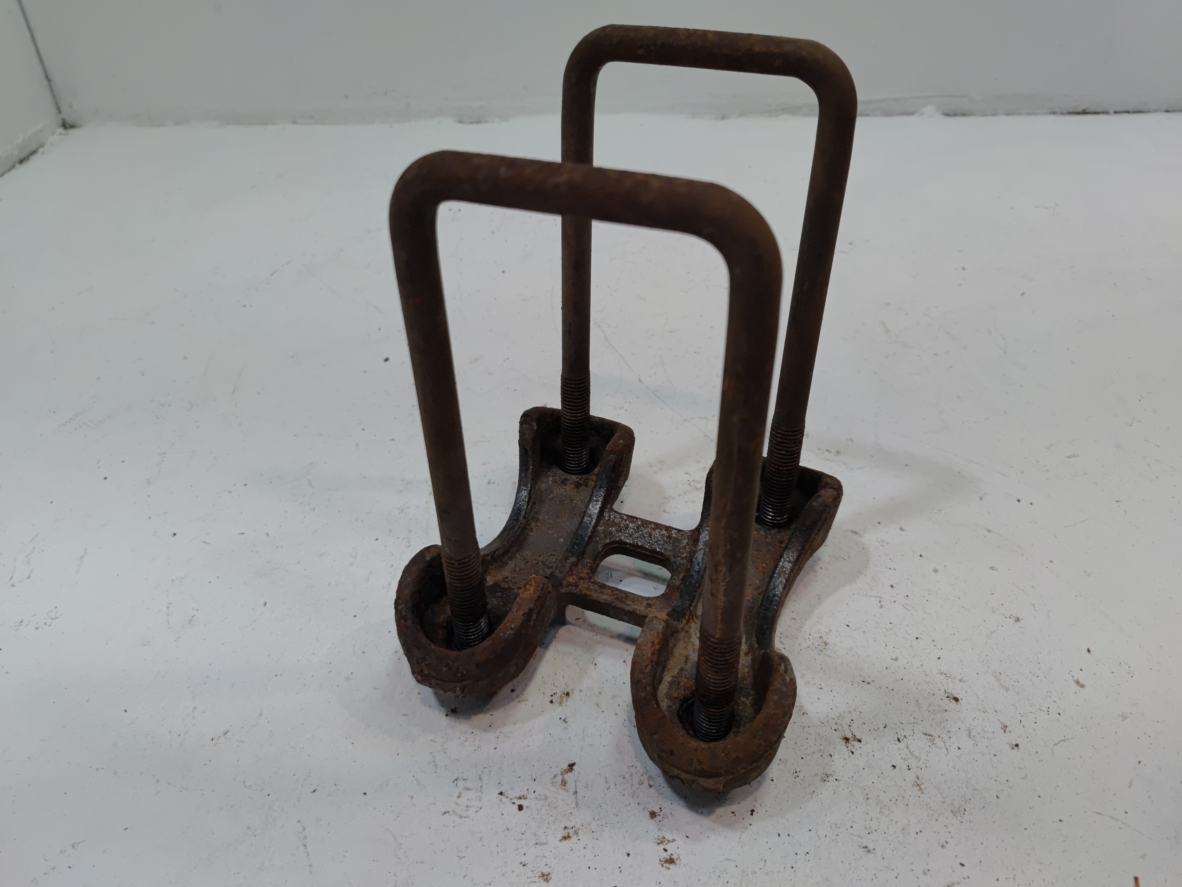 2015-20 Ford F-150 Rear Passenger or Driver Side Leaf Spring Plate W/ U Bolt OEM