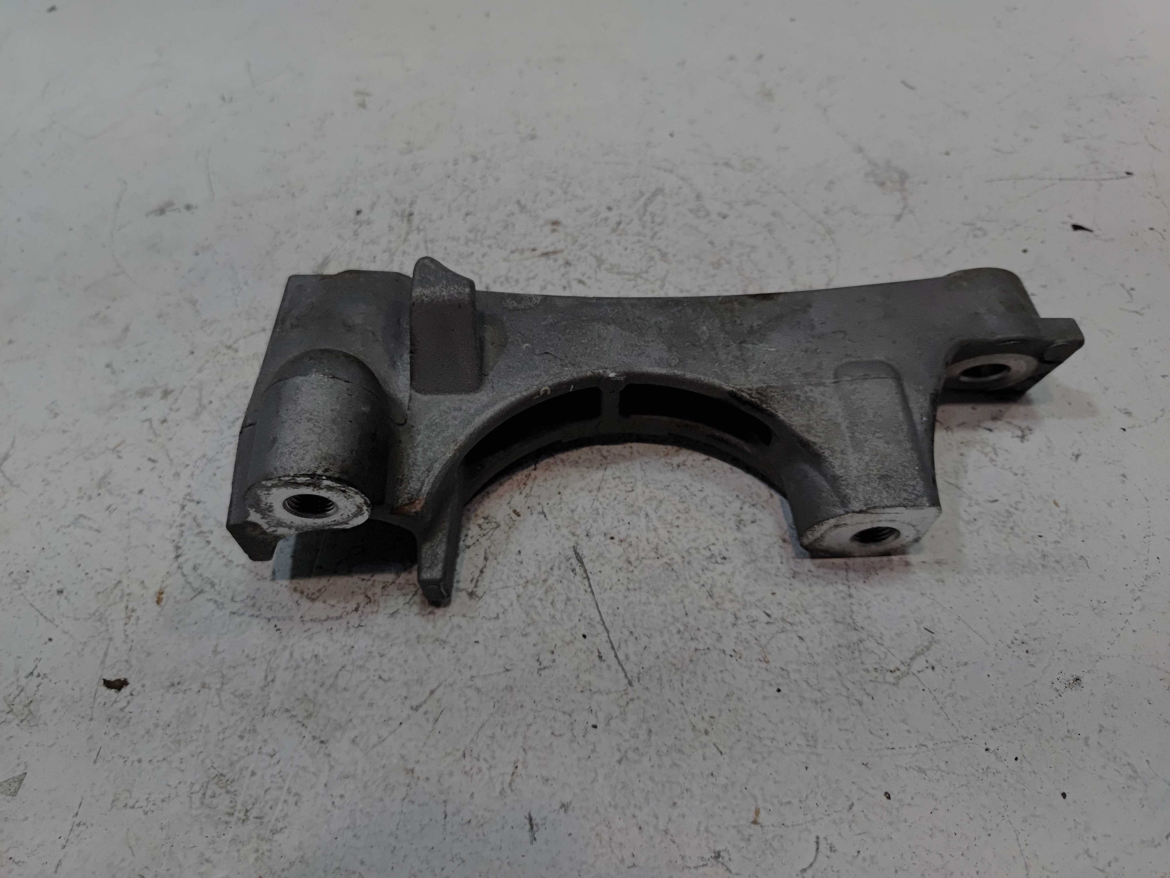 2018-2024 Toyota RAV4 2.5L Engine Passenger Side Mount Spacer Bracket OEM