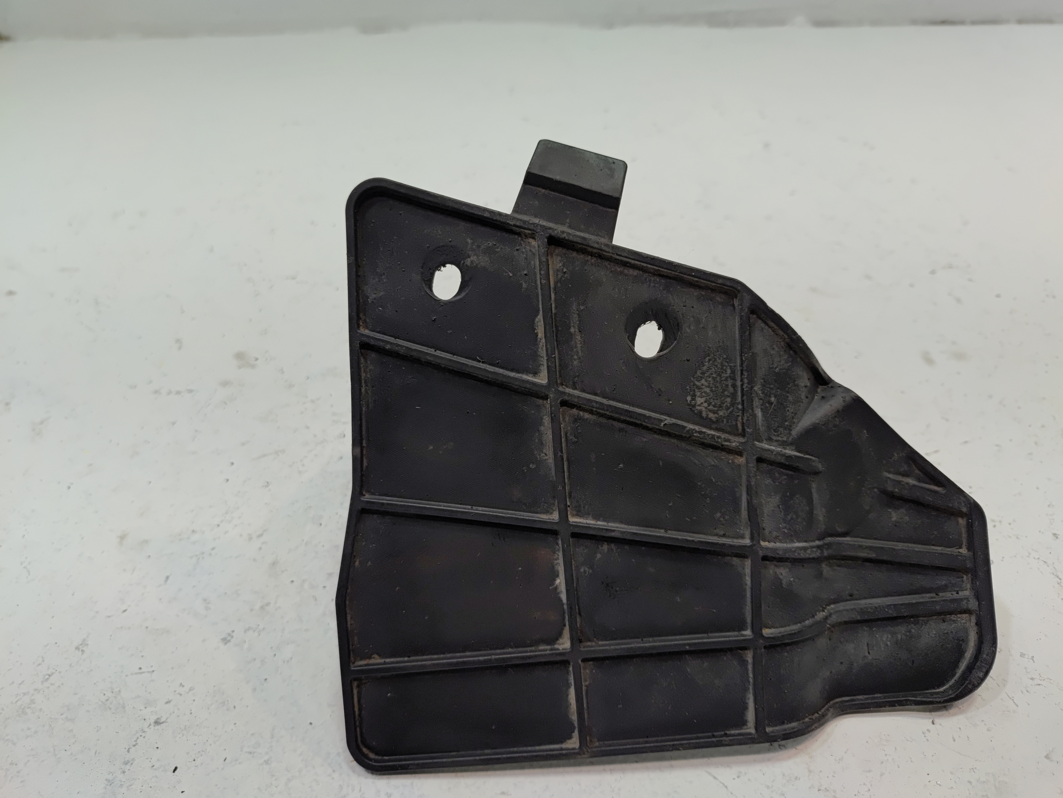 2016-19 Ford Explorer Rear Passenger Side Quarter Panel Air Deflector Shield OEM