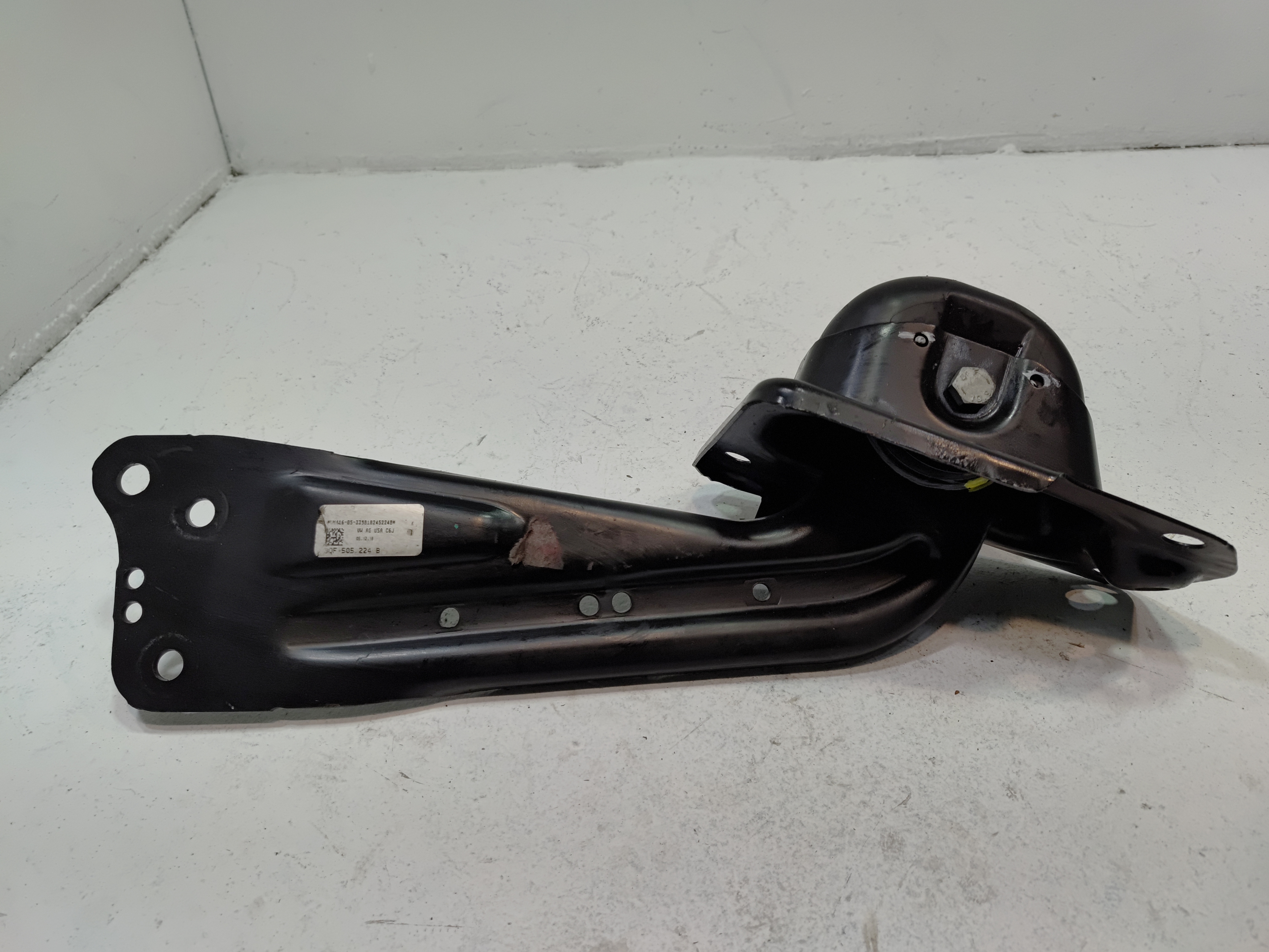 2018-2025 Volkswagen Atlas Rear Right Passenger Side Trailing Control Arm OEM