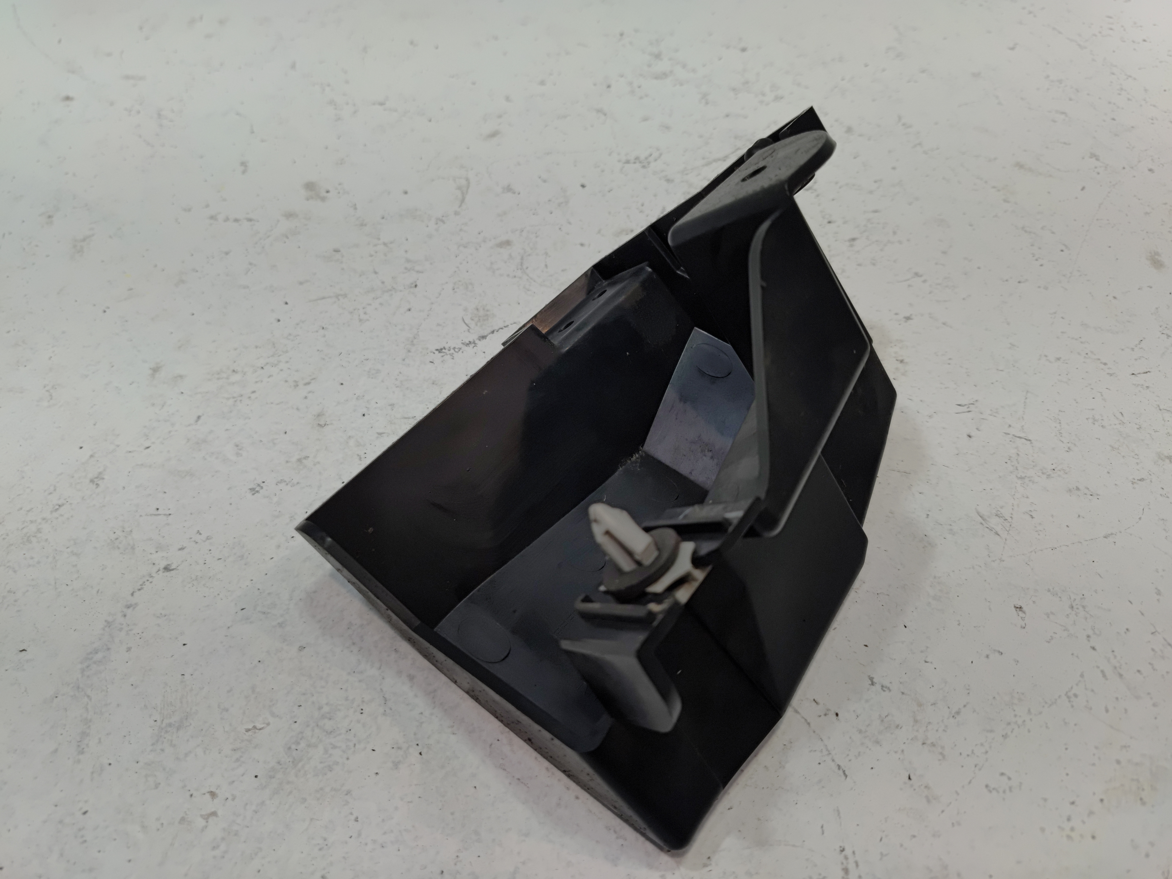 2016-19 Ford Explorer Rear Bumper Right Passenger Side Mount Support Bracket OEM
