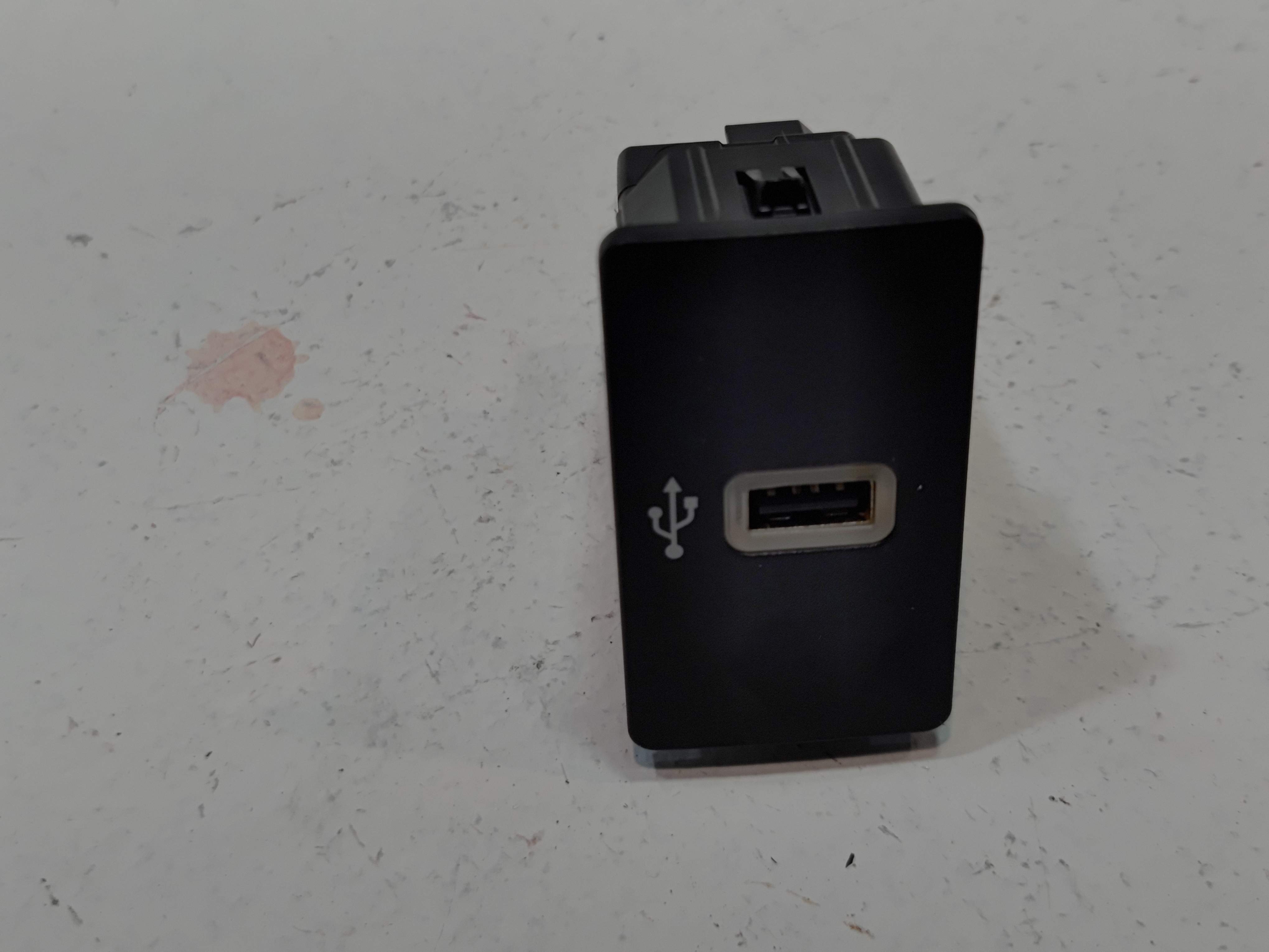 2017-2019 Ford Explorer Center Console Power Outlet Port OEM