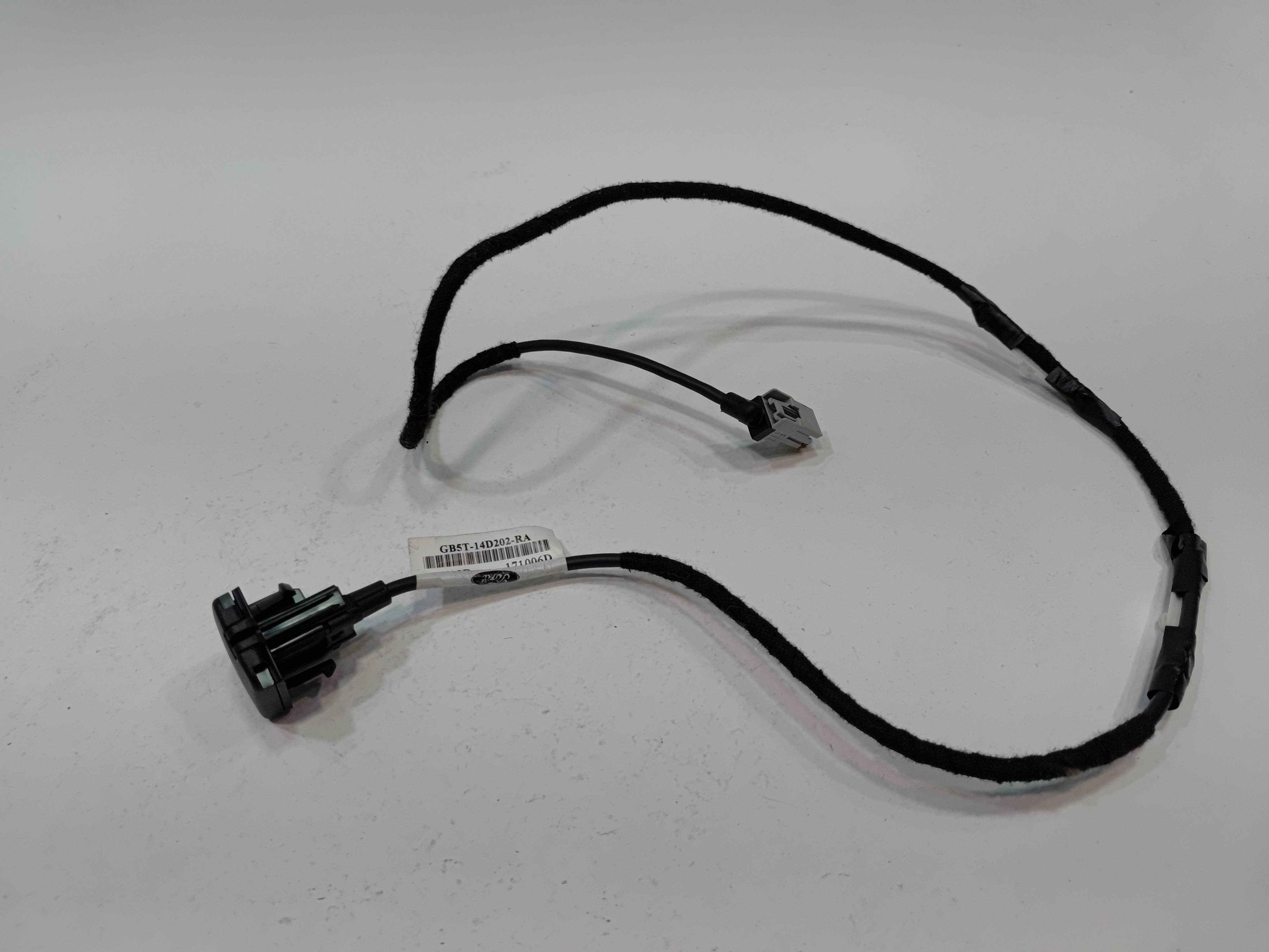 2016-2019 FORD EXPLORER CENTER CONSOLE USB CABLE WIRING HARNESS & PORT OEM 2016-2019 FORD EXPLORER CENTER CONSOLE USB CABLE WIRING HARNESS & PORT OEM