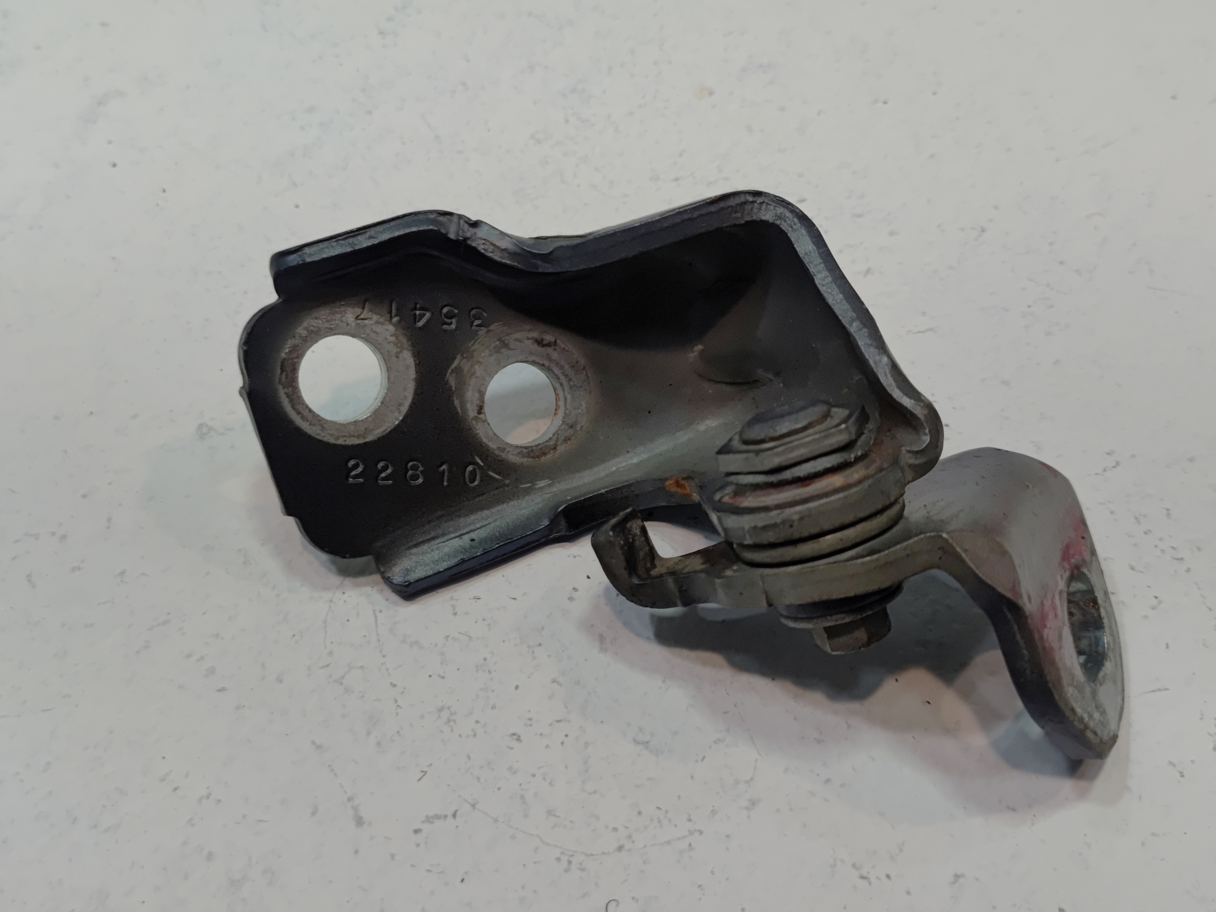2011-2019 FORD EXPLORER FRONT RIGHT PASSENGER SIDE DOOR HINGE LOWER OEM