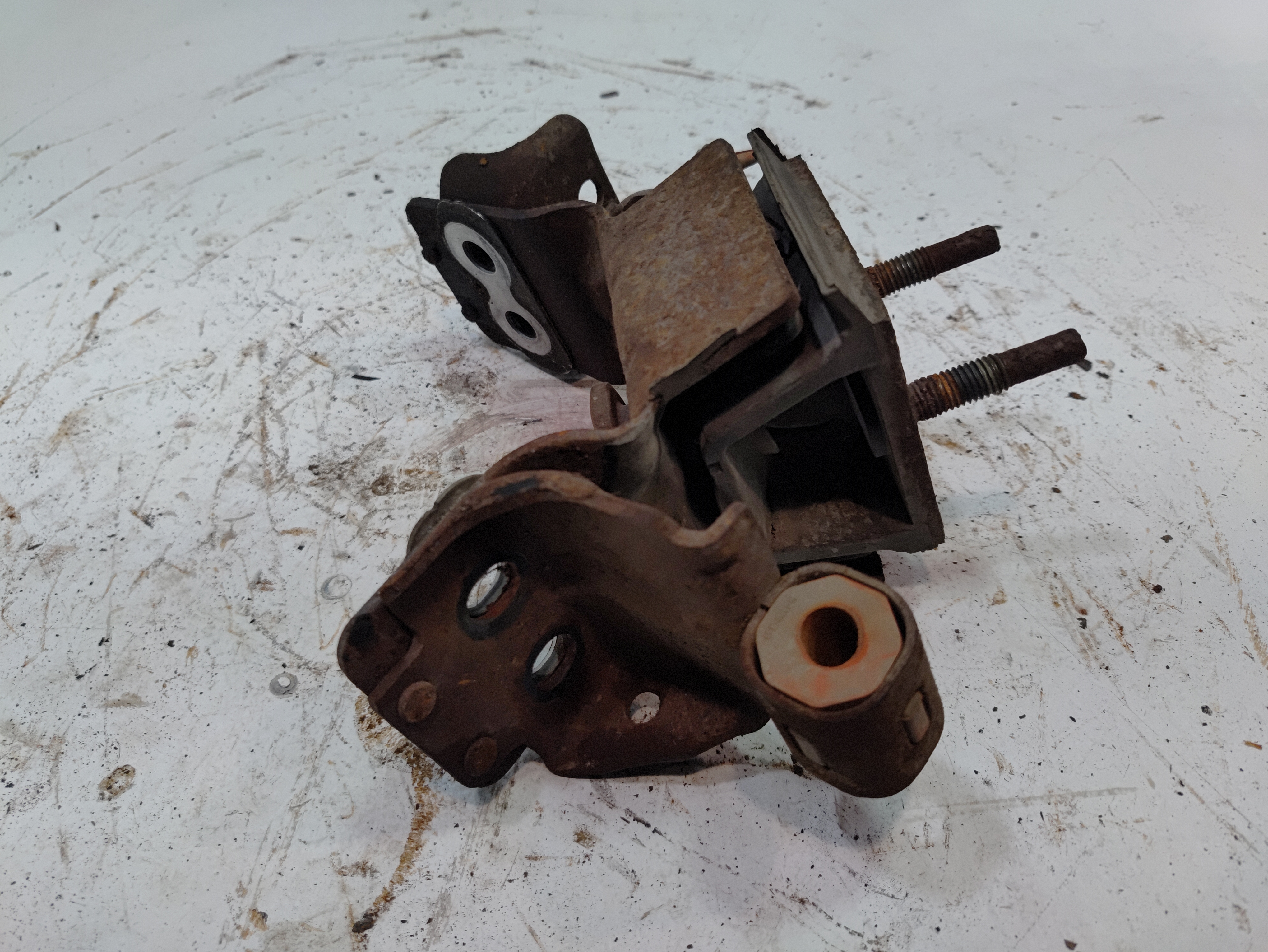 2018-2020 FORD F-150 2.7L AWD TRANSMISSION REARWARD MOUNT SUPPORT BRACKET OEM