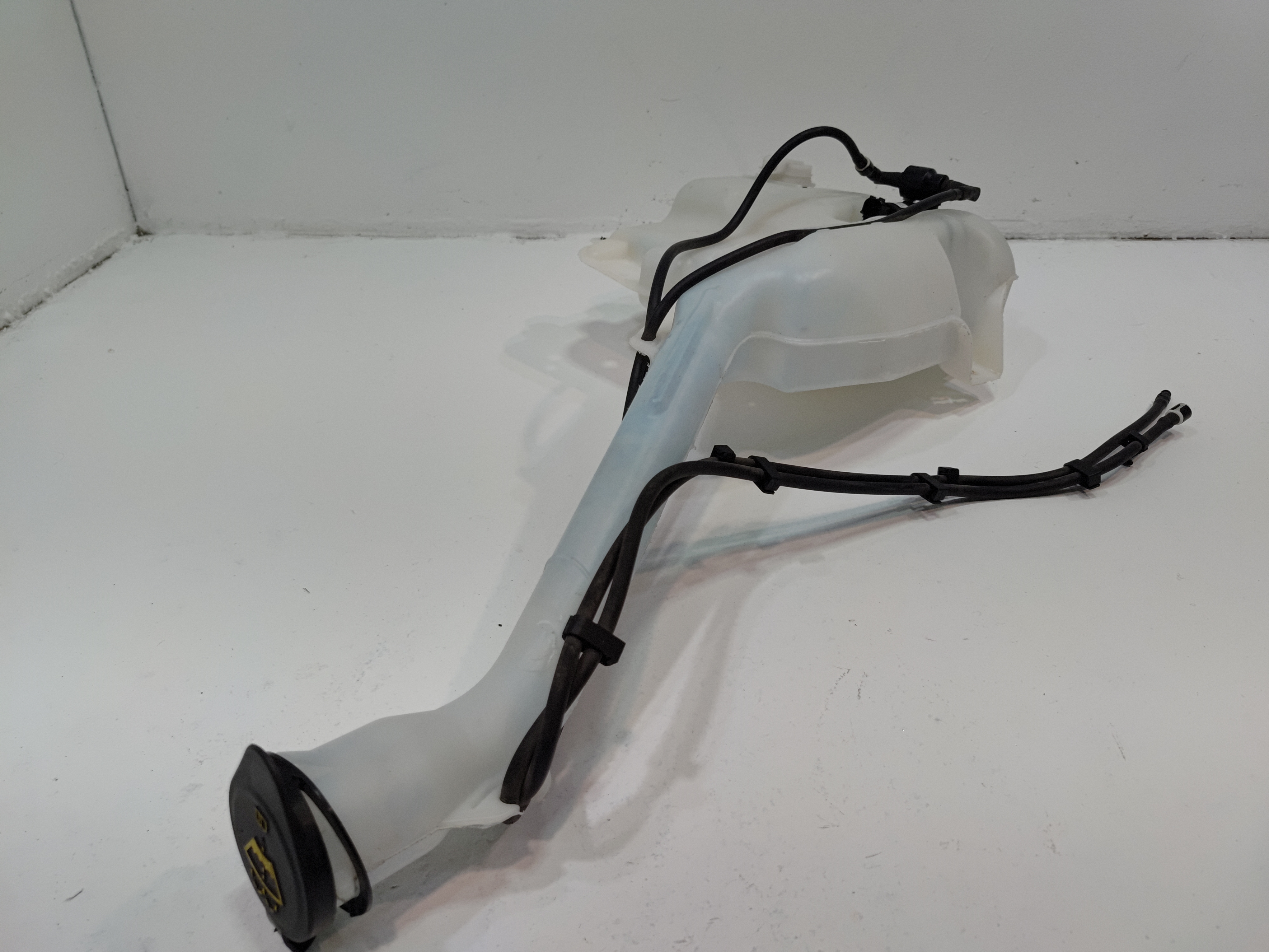 2016-2019 FORD EXPLORER WINDSHIELD WIPER WASHER RESERVOIR TANK W/ PUMP OEM