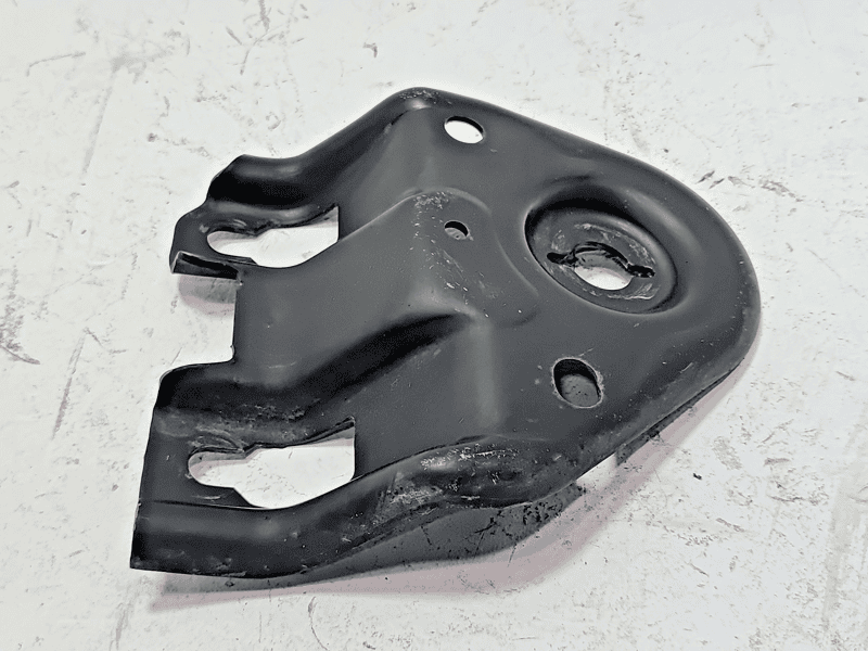 2011-2019 FORD EXPLORER FRONT DRIVER SIDE SUSPENSION SUBFRAME MOUNT BRACKET OEM