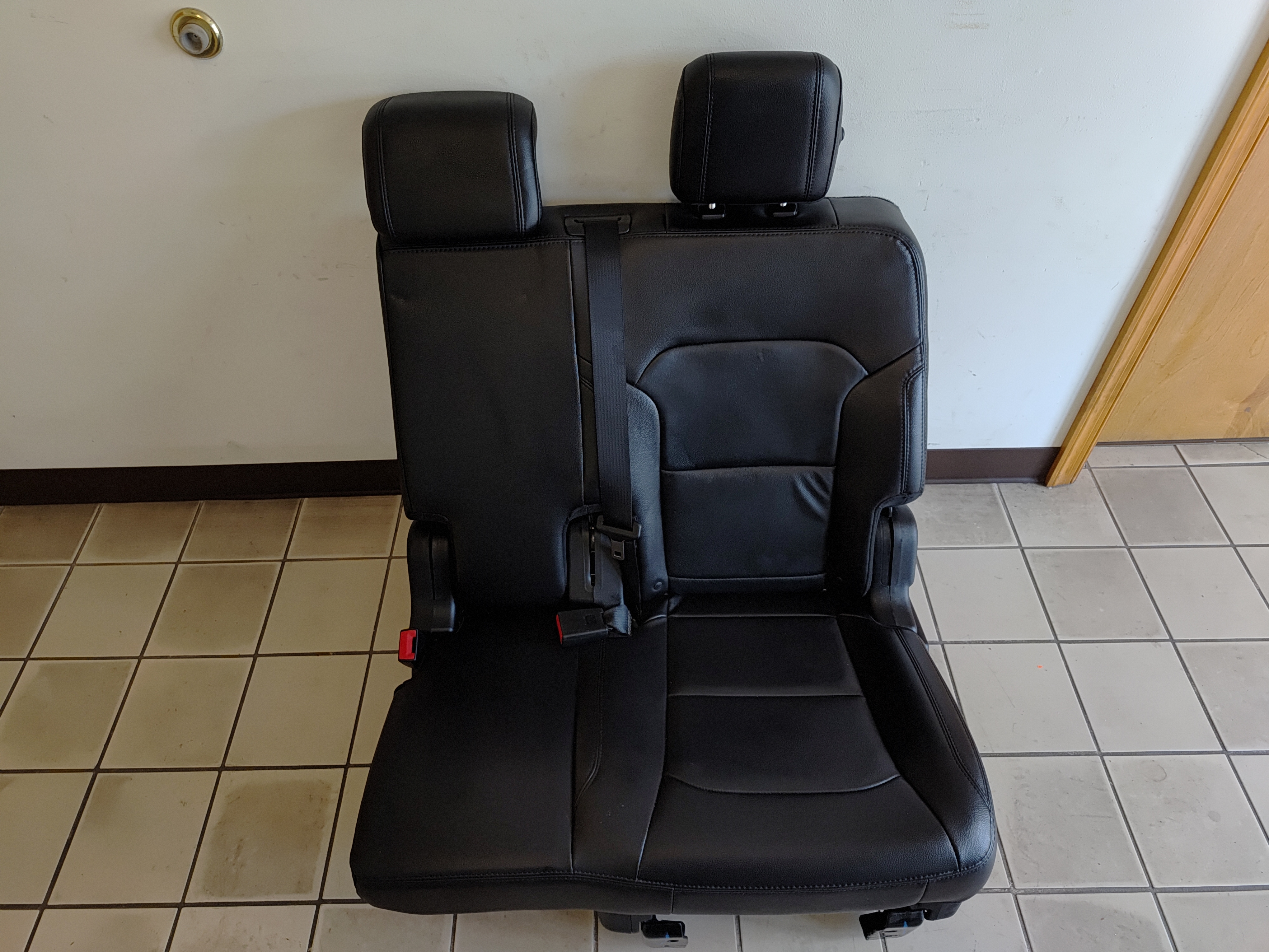 16-19 Ford Explorer XLT Second Row Driver Side Complete Leather Seat OEM Black