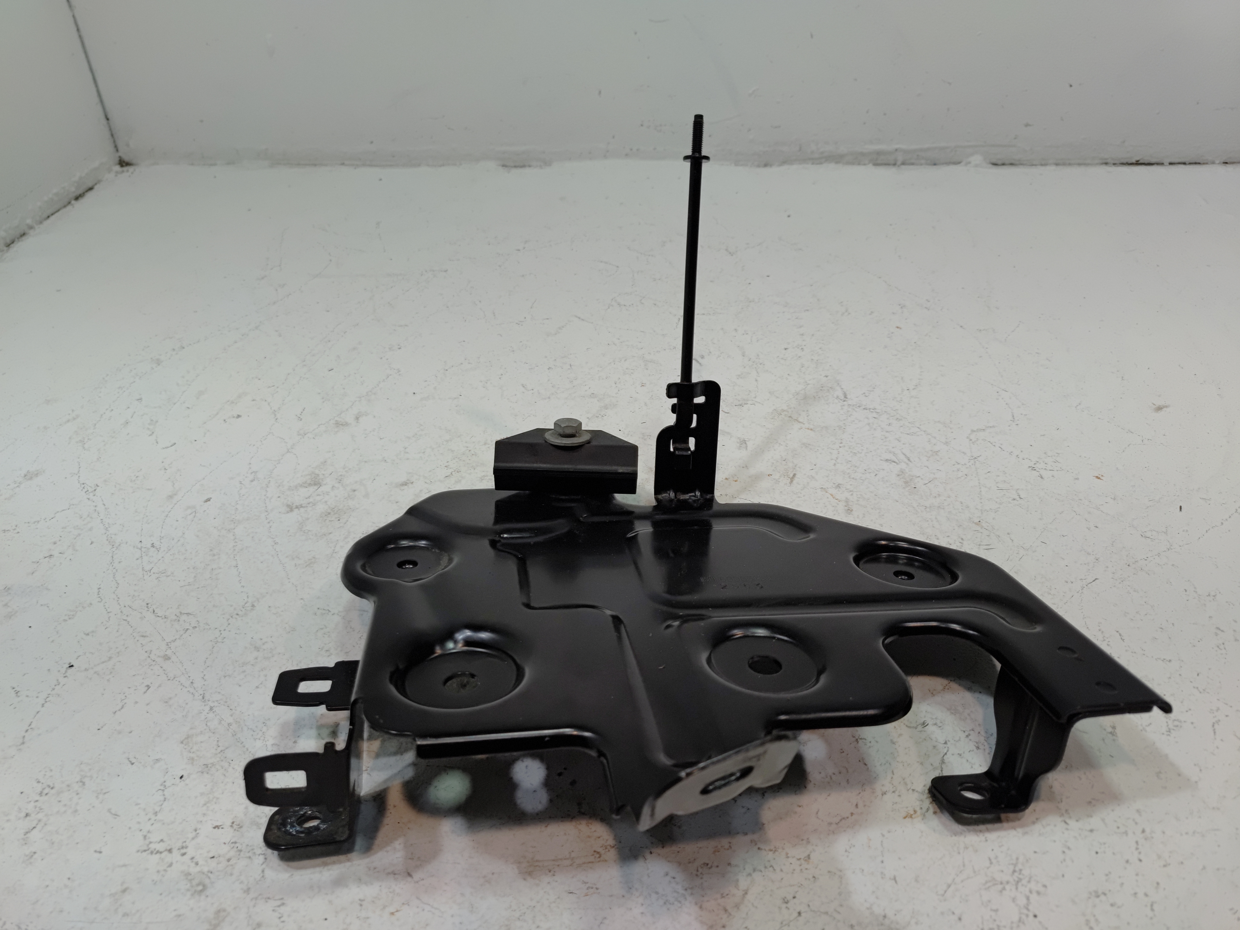 2024-2025 BUICK ENVISTA BATTERY TRAY HOLDER BRACKET SUPPORT OEM