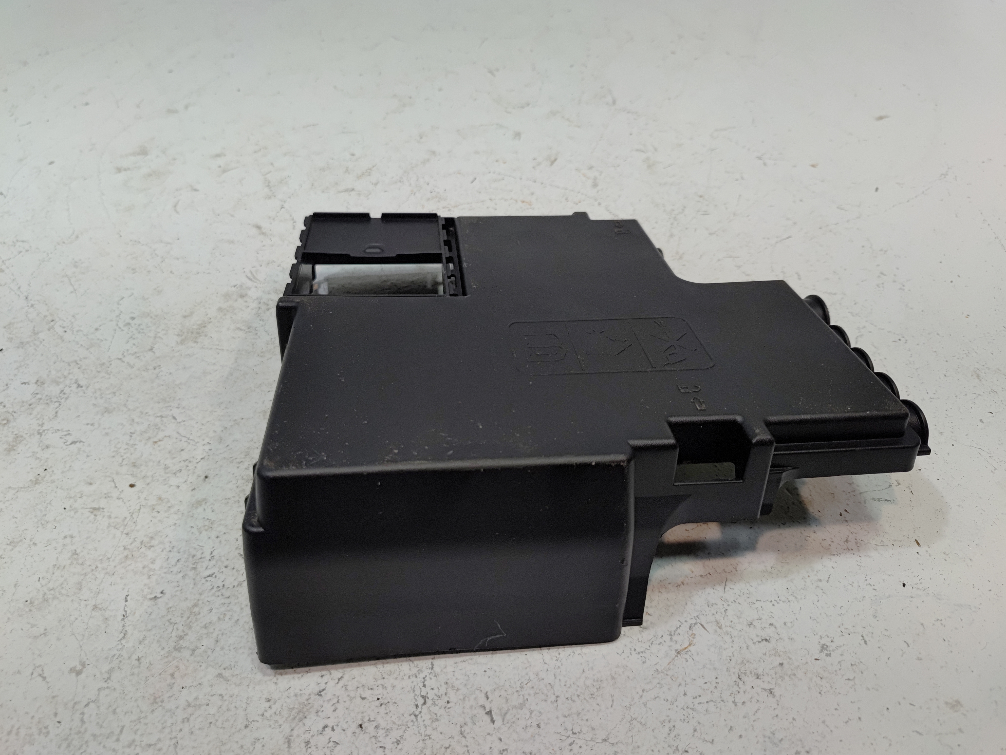 2024-2025 BUICK ENVISTA BATTERY FUSE RELAY JUNCTION BOX BLOCK COVER OEM