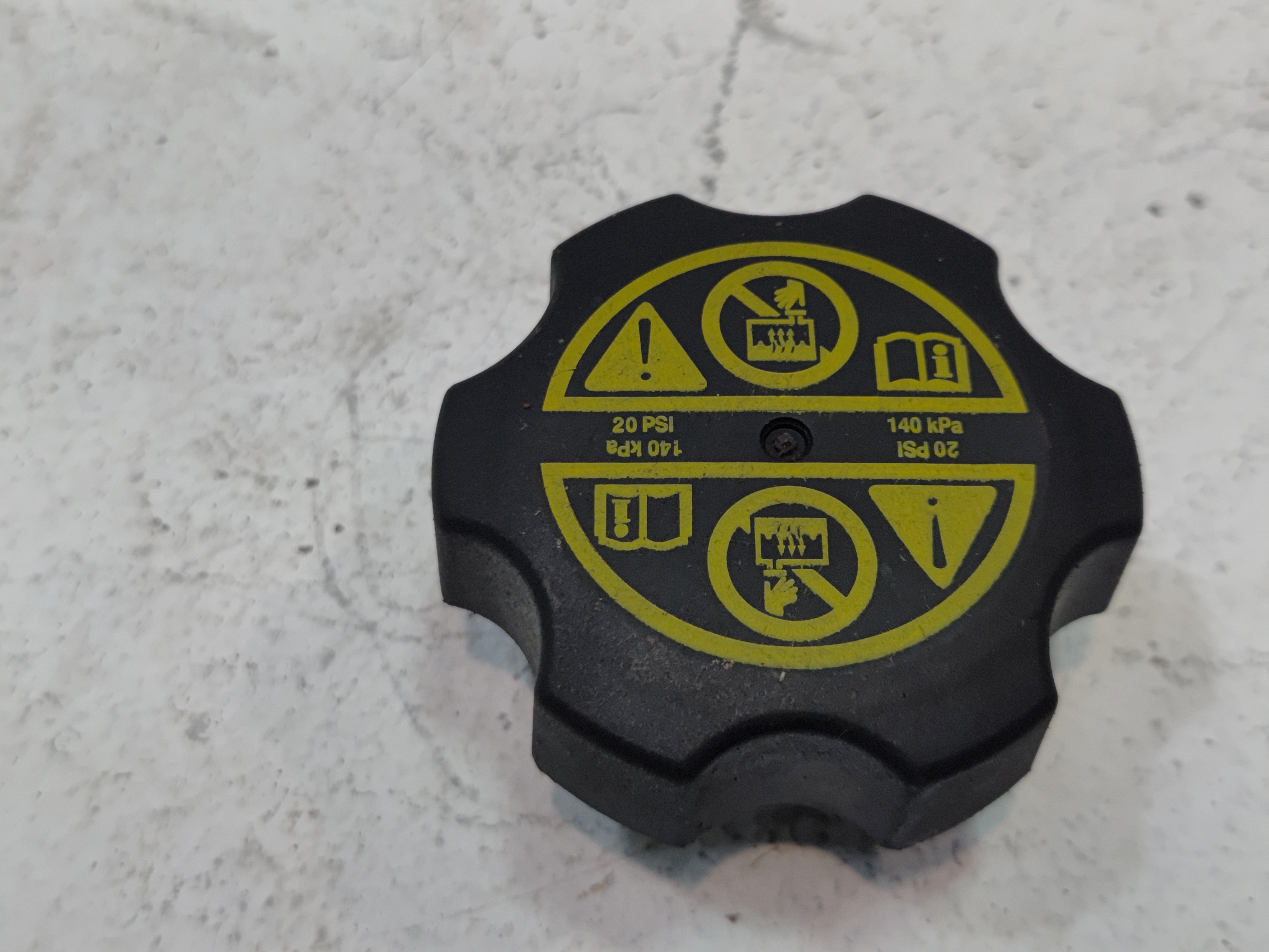 2024-2025 BUICK ENVISTA ENGINE COOLANT EXPANSION RESERVOIR FILLER CAP OEM