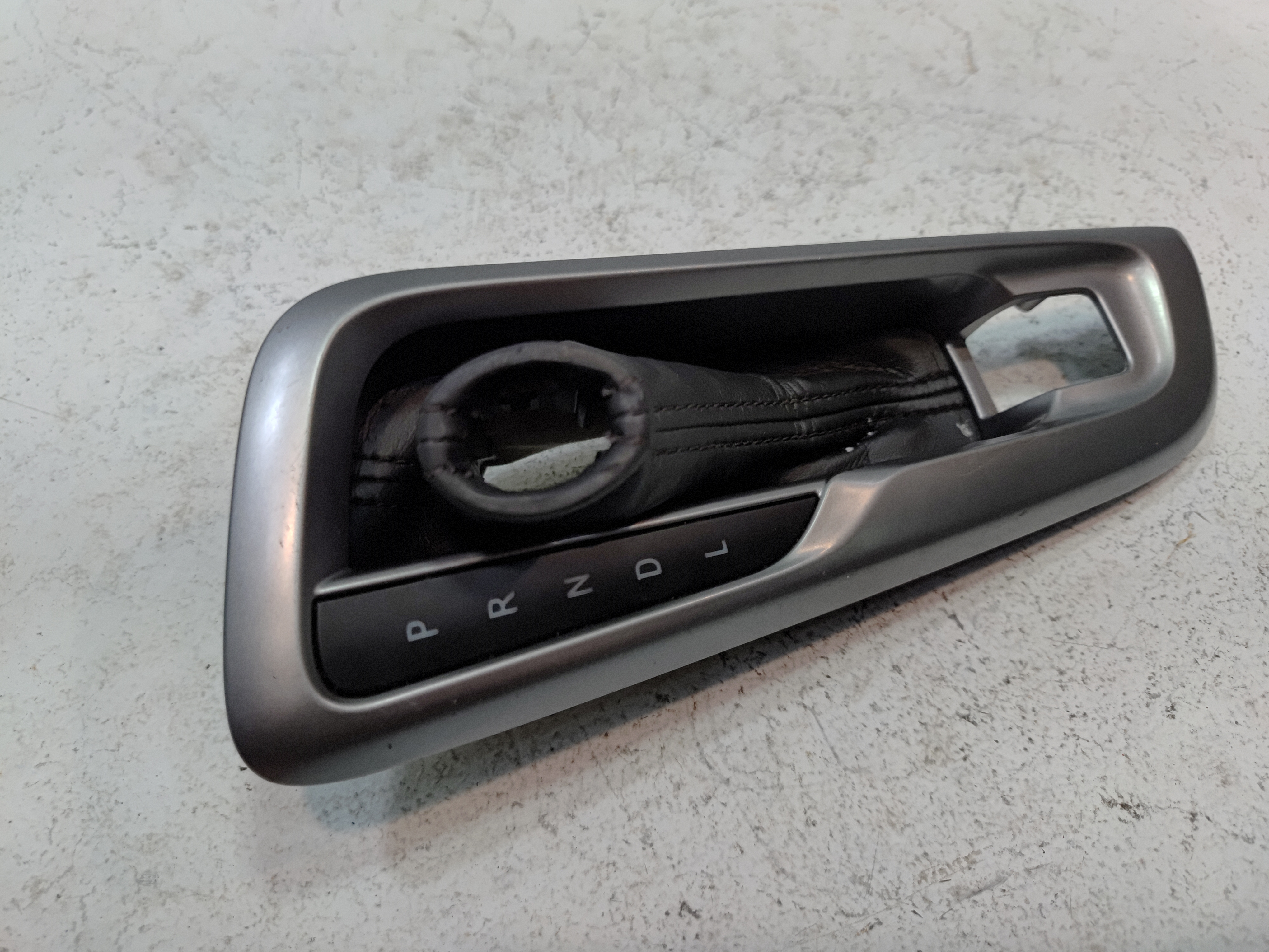 2024-2025 BUICK ENVISTA CONSOLE SHIFTER BEZEL GEAR POSITION INDICATOR & BOOT OEM