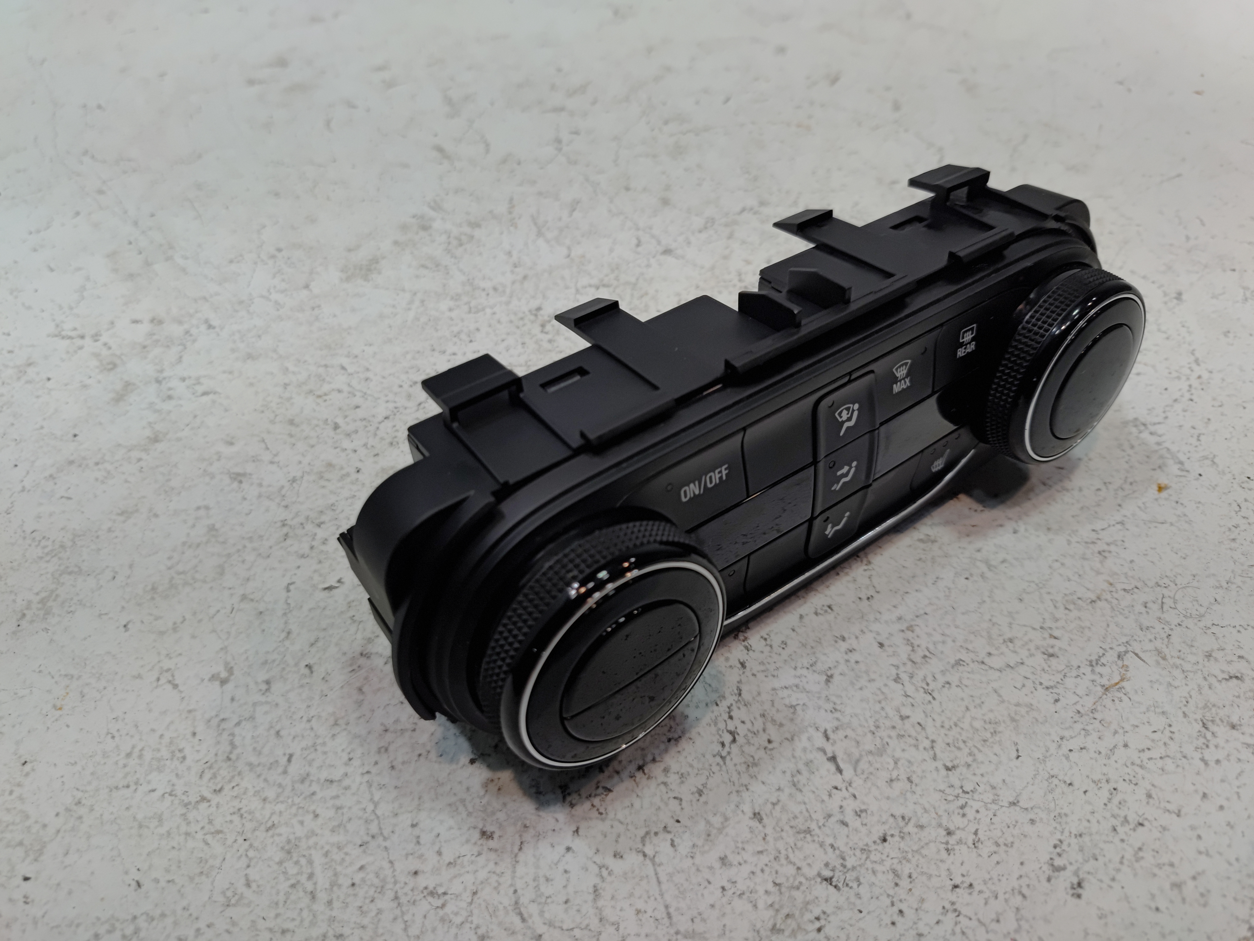 2024-2025 BUICK ENVISTA FRONT AC HEATER HVAC CLIMATE CONTROL SWITCH UNIT OEM