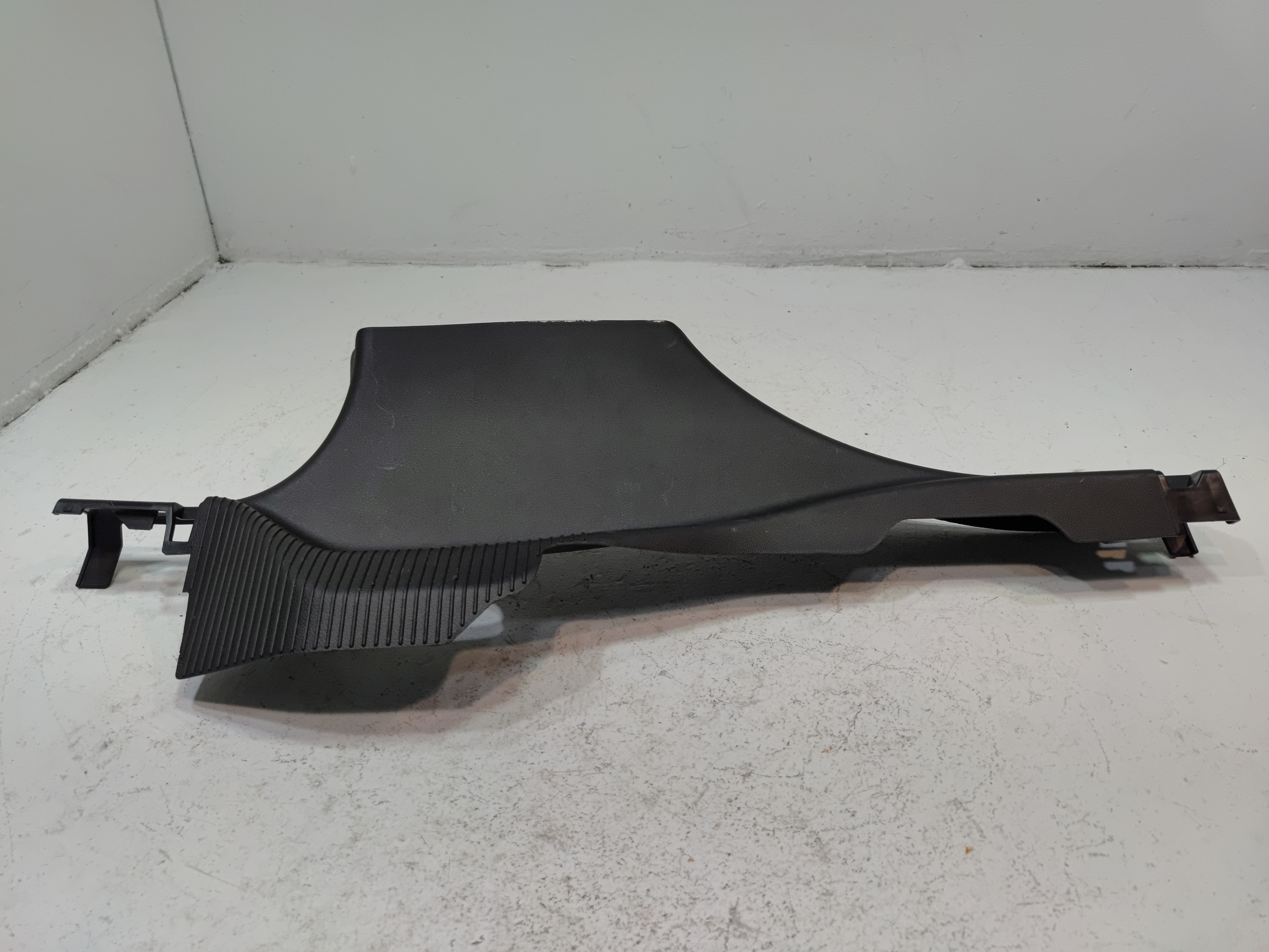 2024-2025 Buick Envista Lower Center B-Pillar Trim OEM