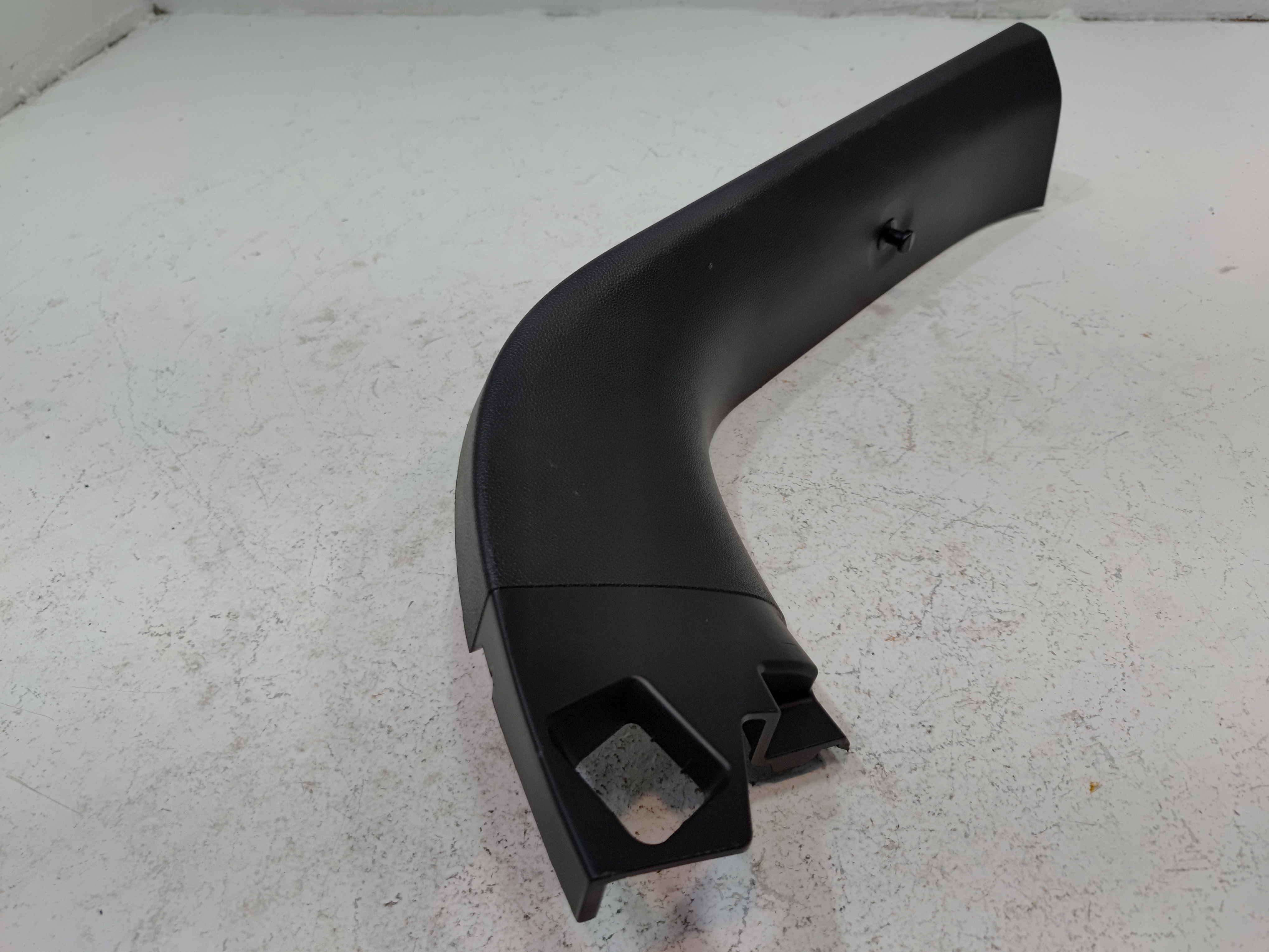 2024-2025 Buick Envista Tailgate Liftgate Left Driver Side Upper Cover trim OEM