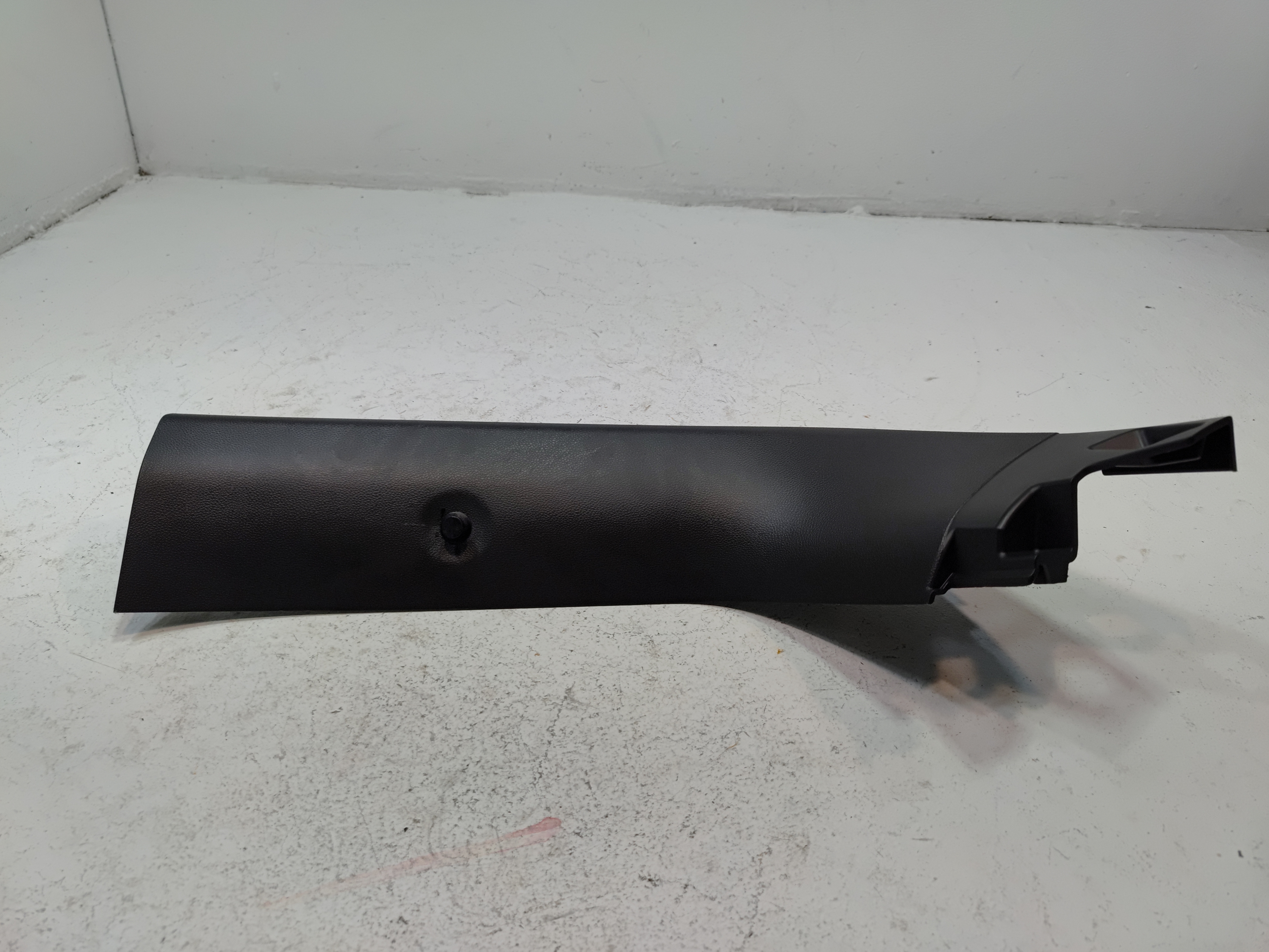 2024-2025 Buick Envista Tailgate Liftgate Passenger Side Upper Cover Trim OEM